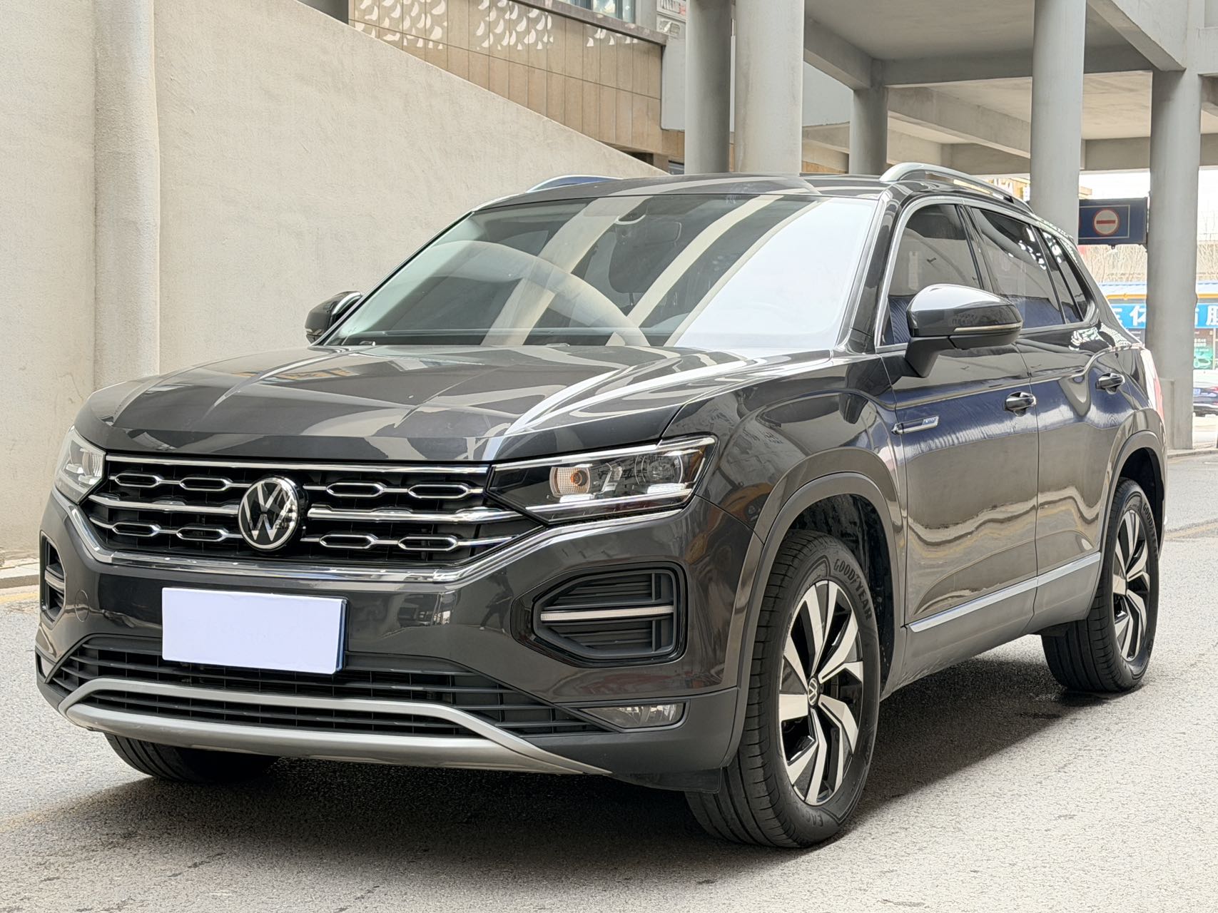 Volkswagen Tayron 280TSI 2022 года, передний привод, роскошная интеллектуальная версия 