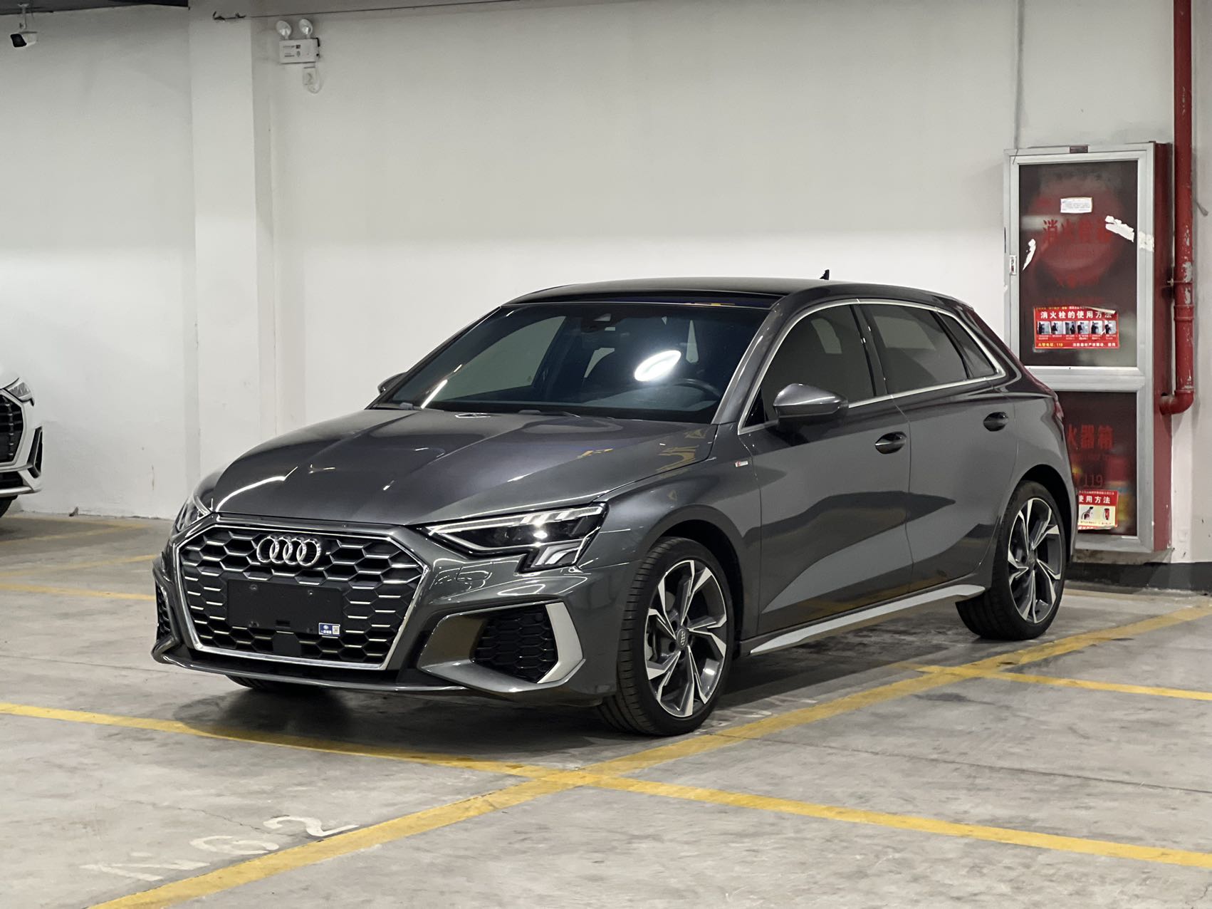 Audi A3 2021 года, sportback 35 TFSI, роскошная спортивная модель