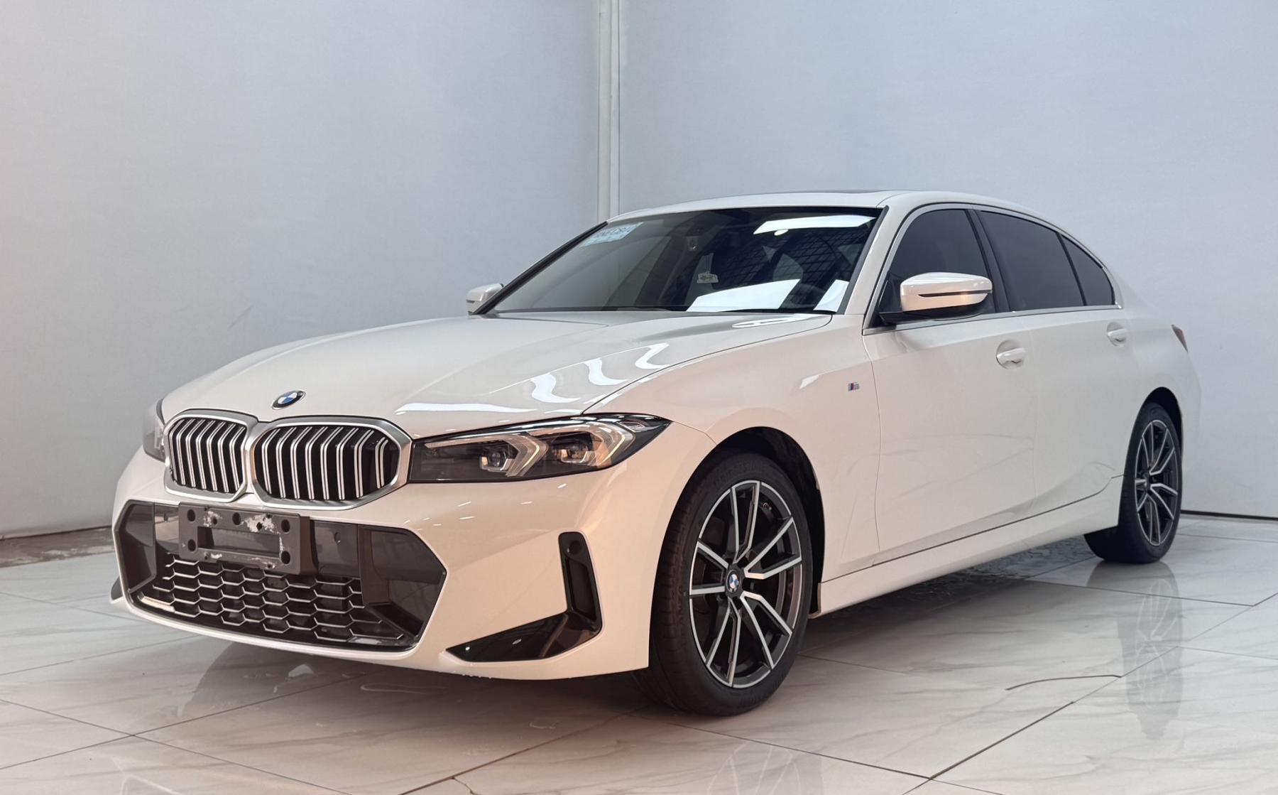 BMW 3 серии 2023 320Li M Спортивный комплект