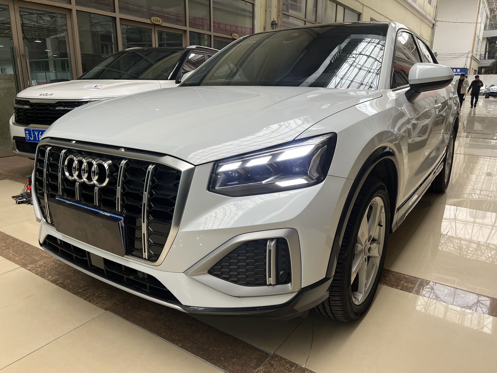 Audi Q2L 2022 модель 35 TFSI Продвинутая Elegance версия