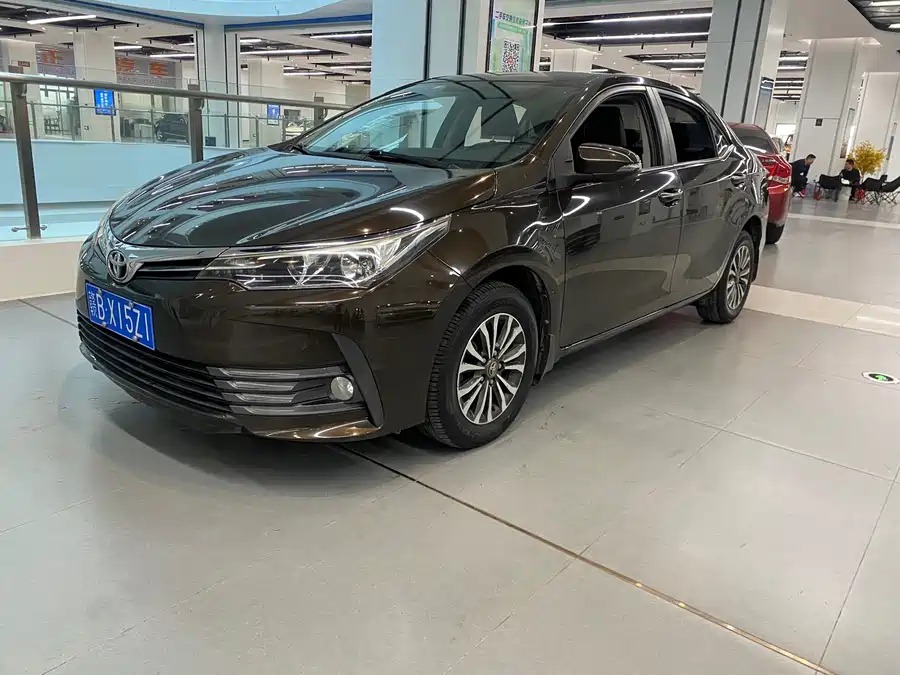 Toyota Corolla 2017 года выпуска, 1.2T CVT GL-i, версия с кожаным салоном