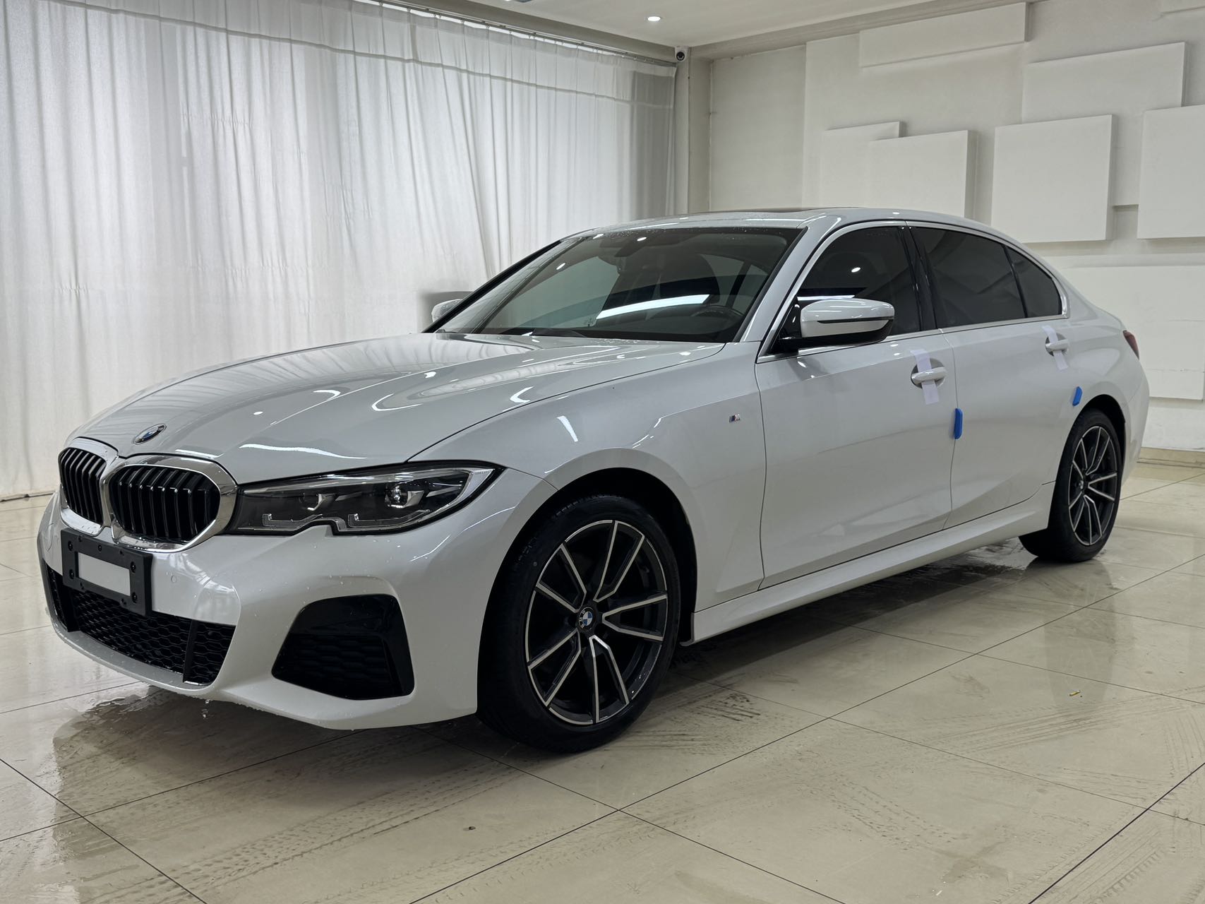 BMW 3 серии 2021 года, обновленная модель 320Li M спортивный пакет