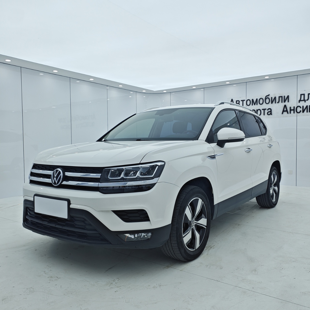 Фольксваген Тару 2021 года выпуска, версия 280TSI двухколесный привод «Люкс»