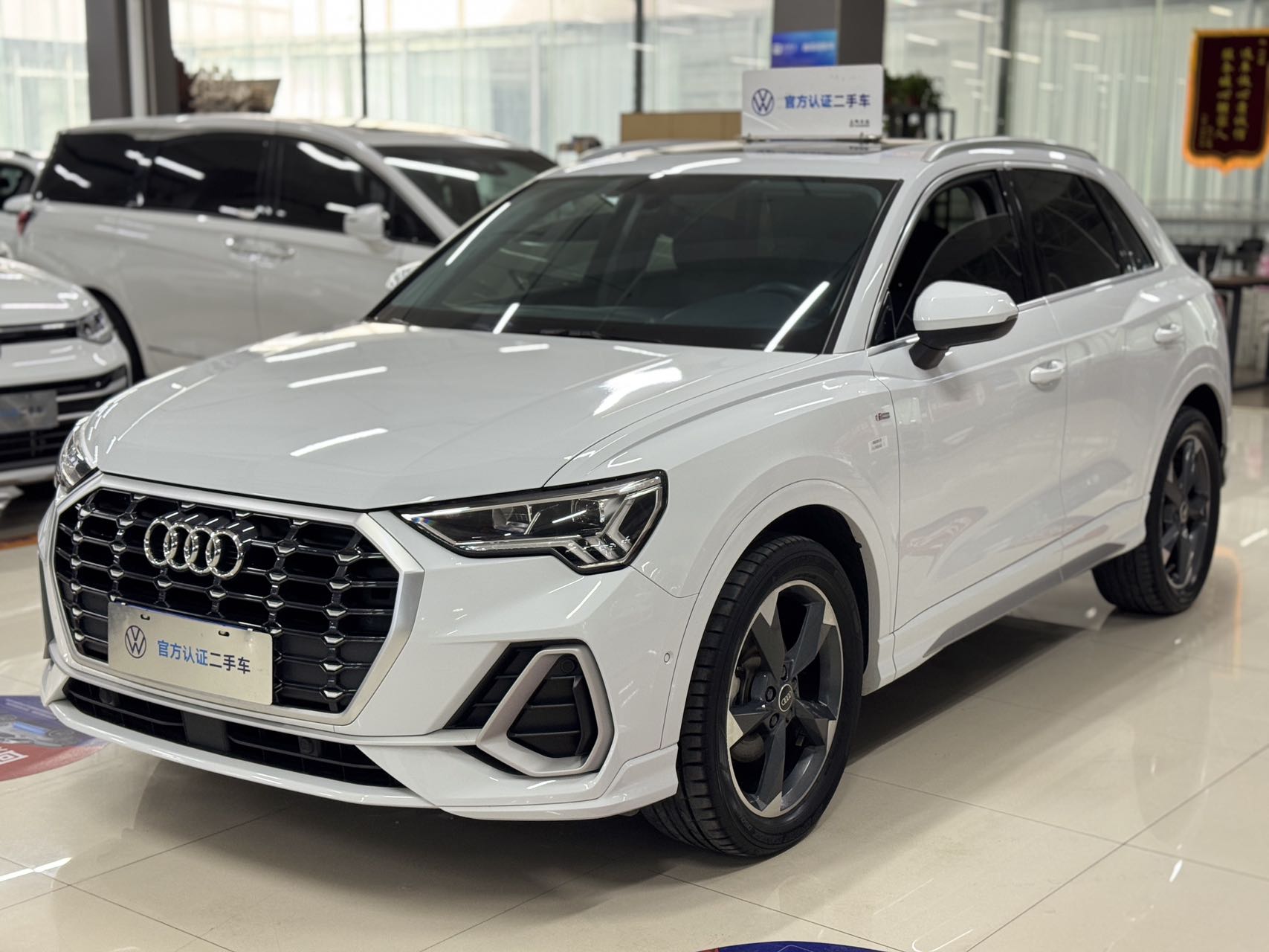 Audi Q3 2022 года 35 TFSI модификация Stylish Sport