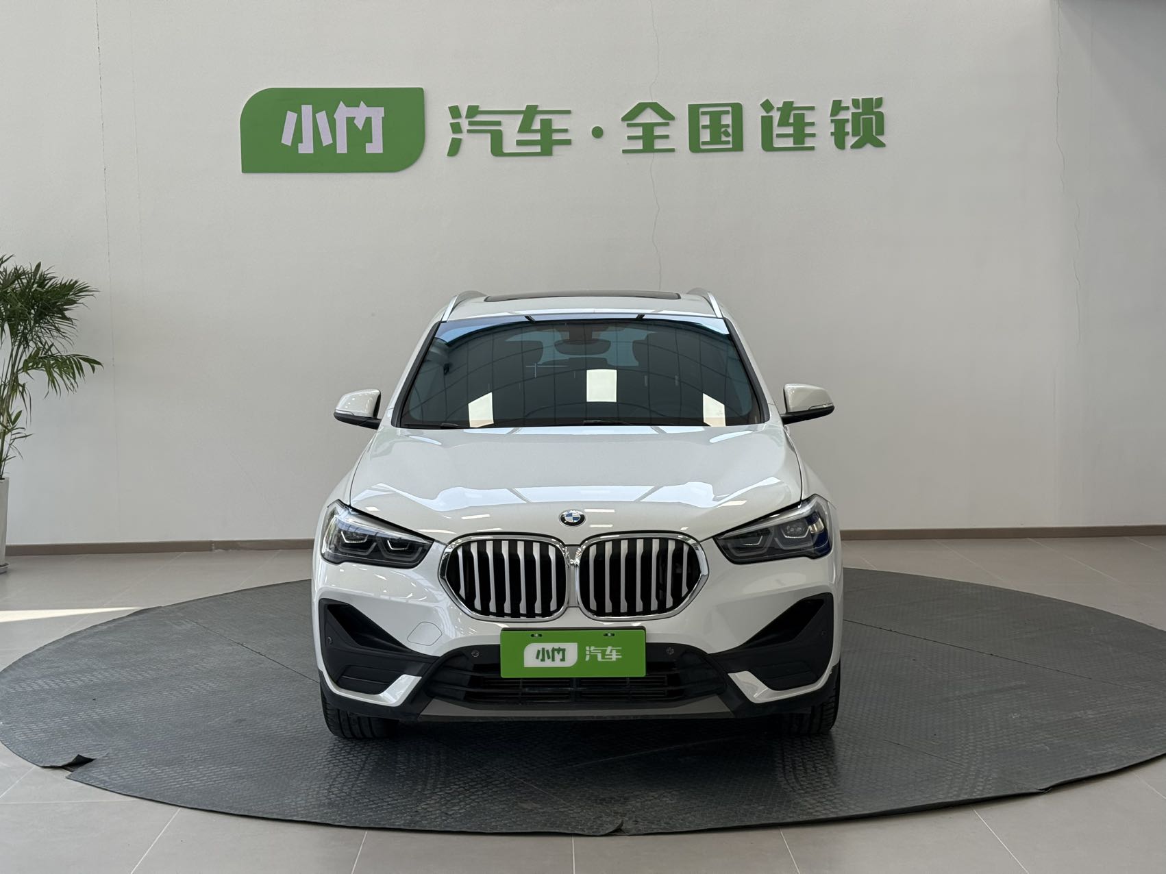BMW X1 2021 года модификация sDrive20Li стильная версия