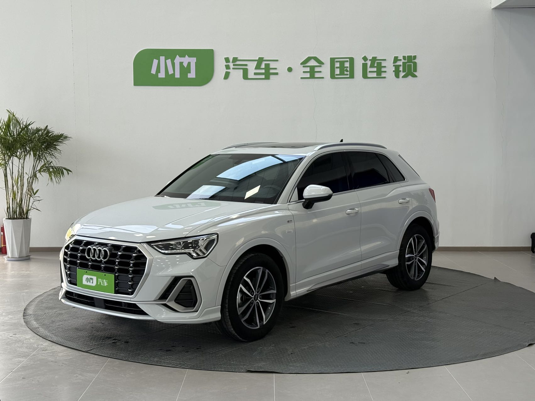 Audi Q3 2022 года 35 TFSI Комплект активного динамичного стиля