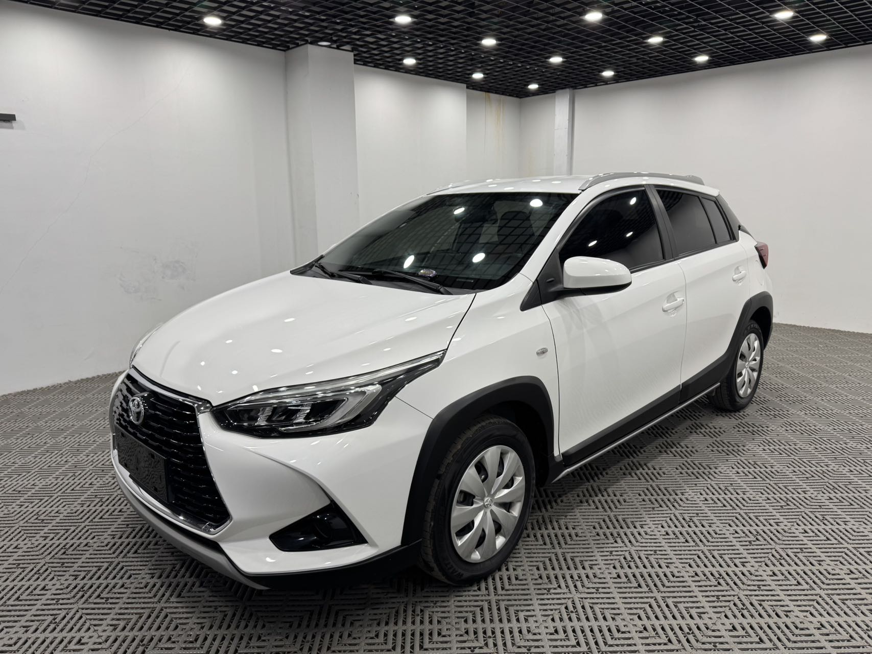 Toyota Yaris X 2022 года, версия 1.5L CVT Leading PLUS