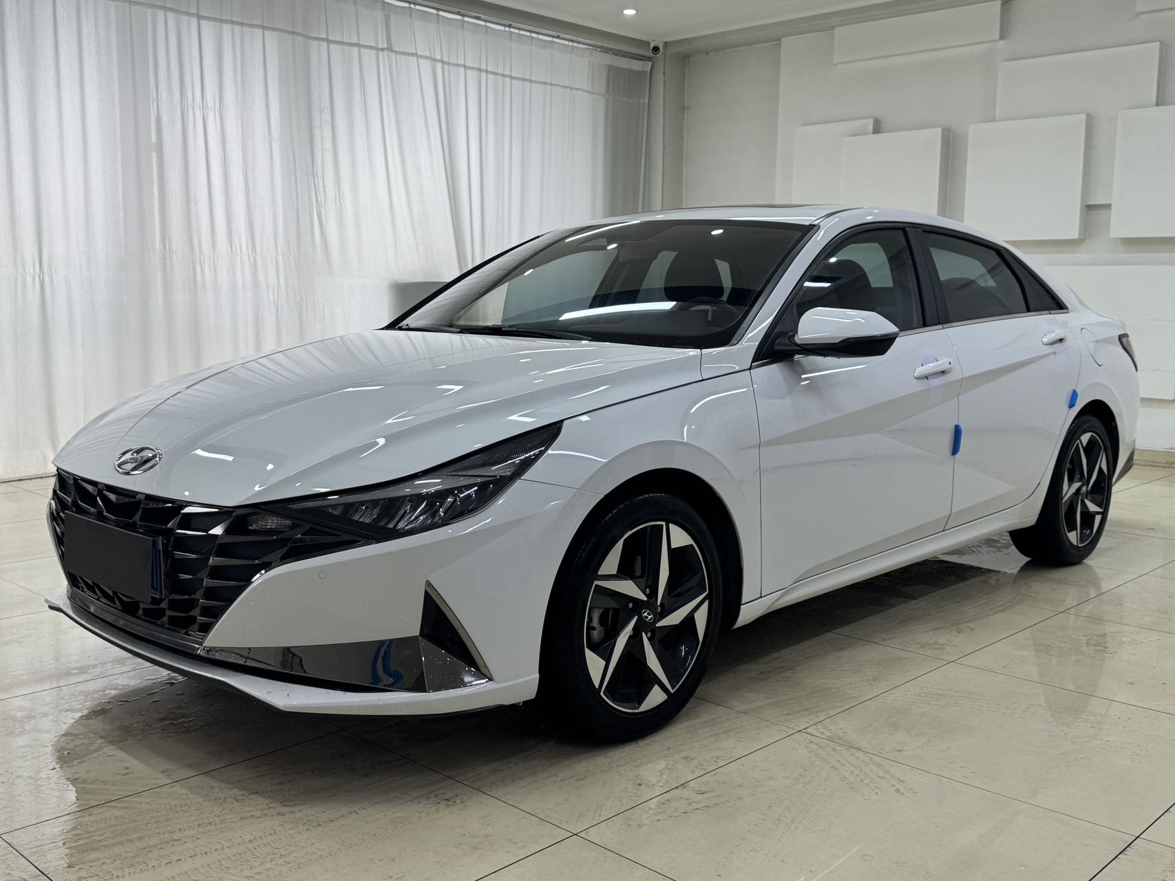 Hyundai Elantra 2021 года, 1.5L, CVT, версия LUX Premium