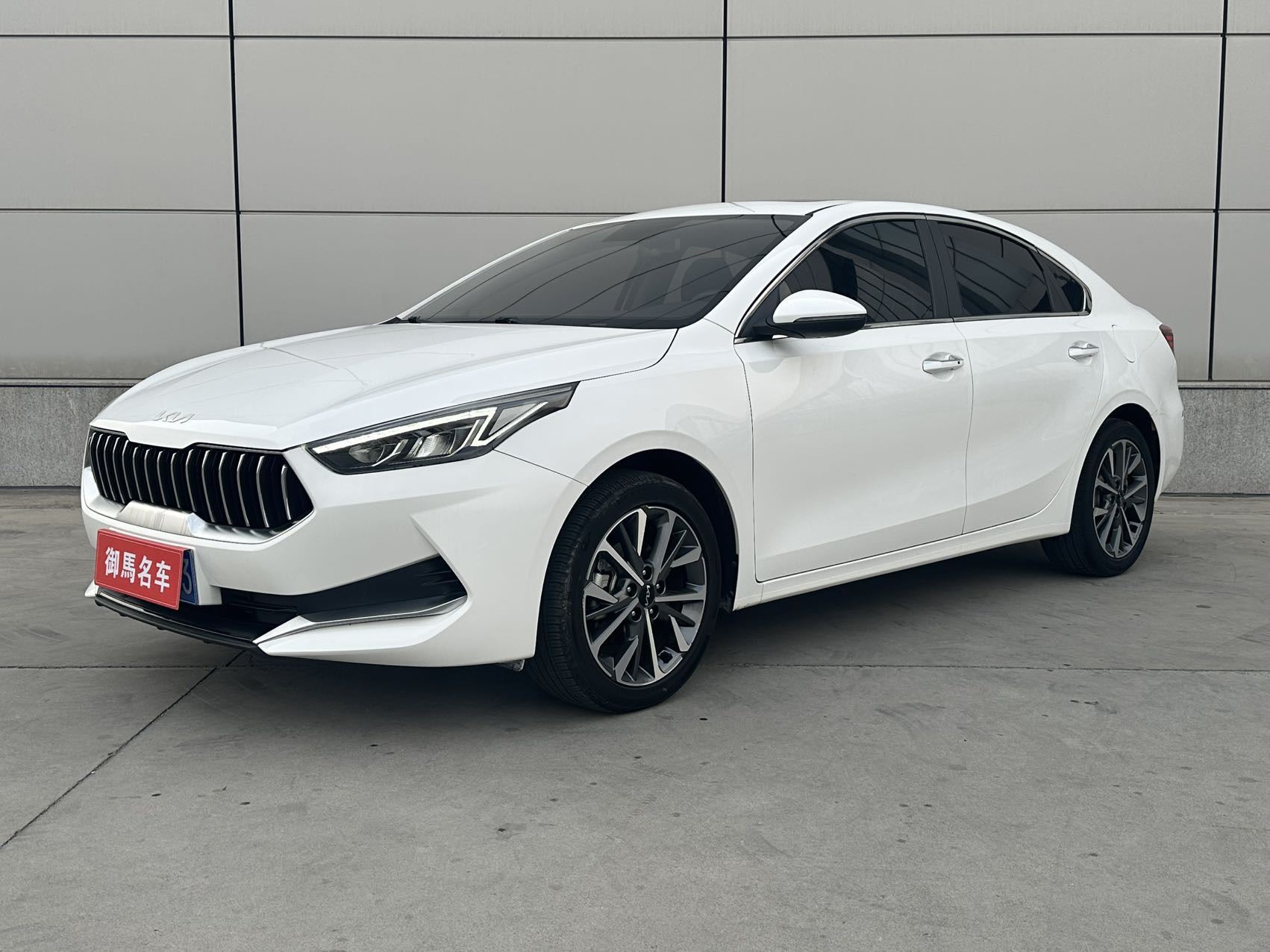 Kia K3 2021 года 1.5L CVT стильная версия