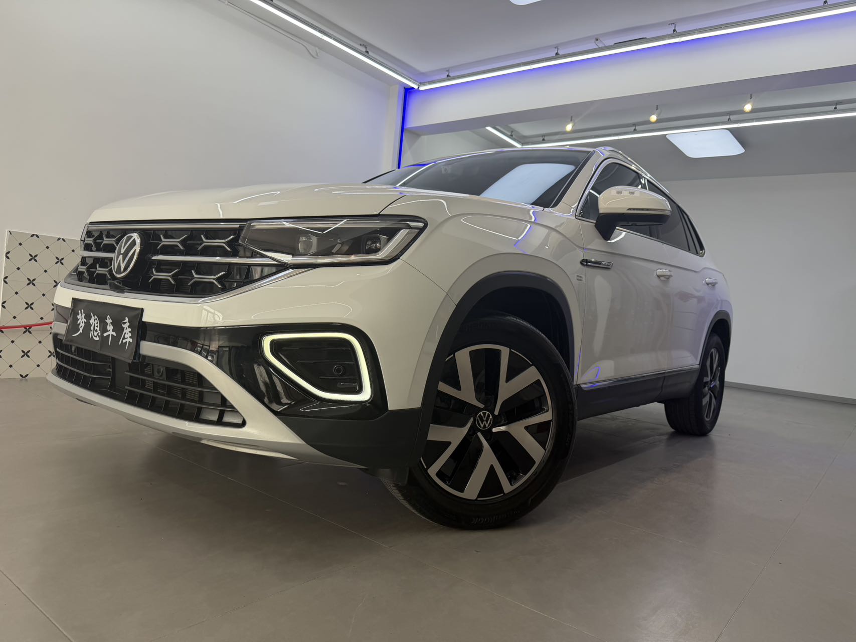 Volkswagen Tayron 2023 модель 280TSI, передний привод, версия Luxury Plus Advanced