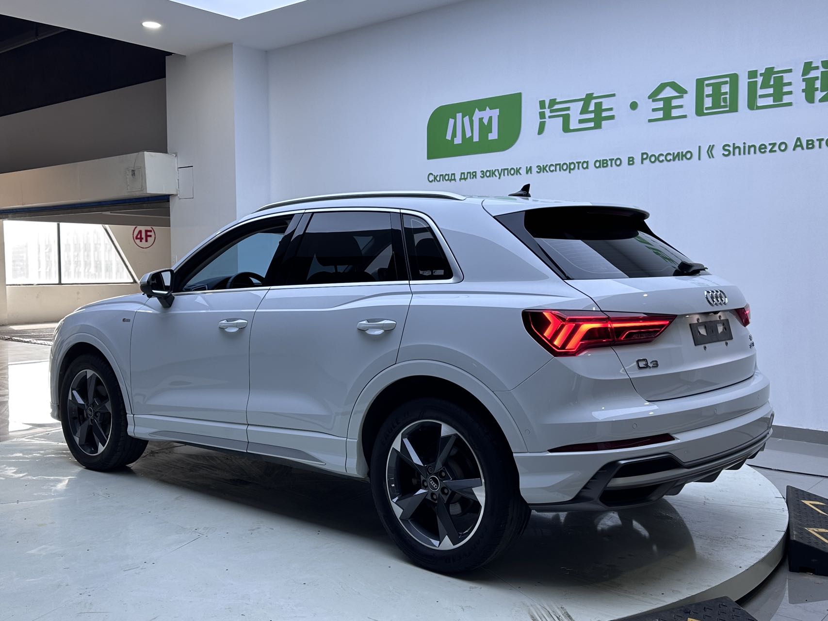 Audi Q3 2022 модель 35 TFSI стильная динамичная версия, стандарт страны VI