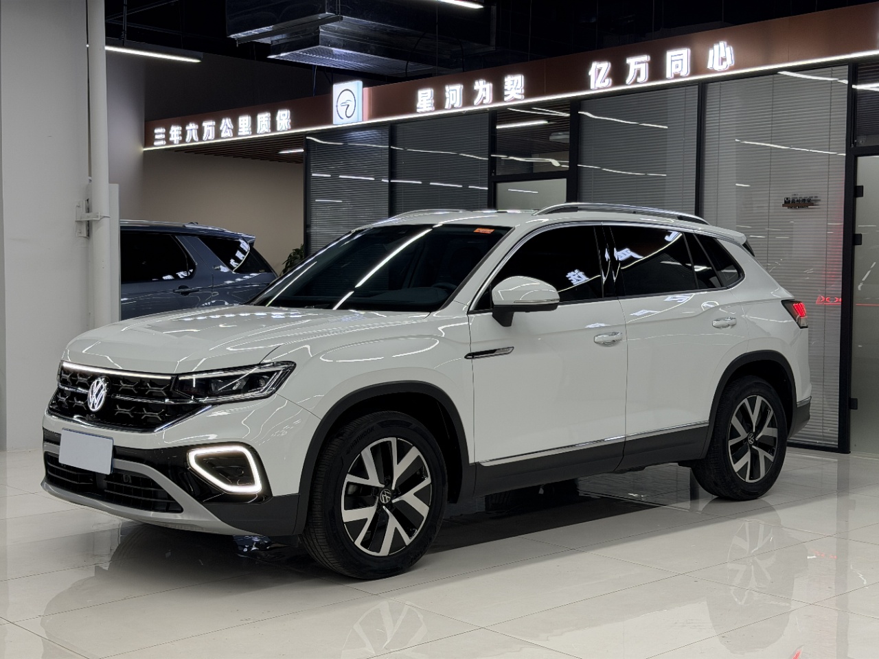 2023 модель Volkswagen Tayron 280TSI передний привод, версия Luxury Plus Upgrade