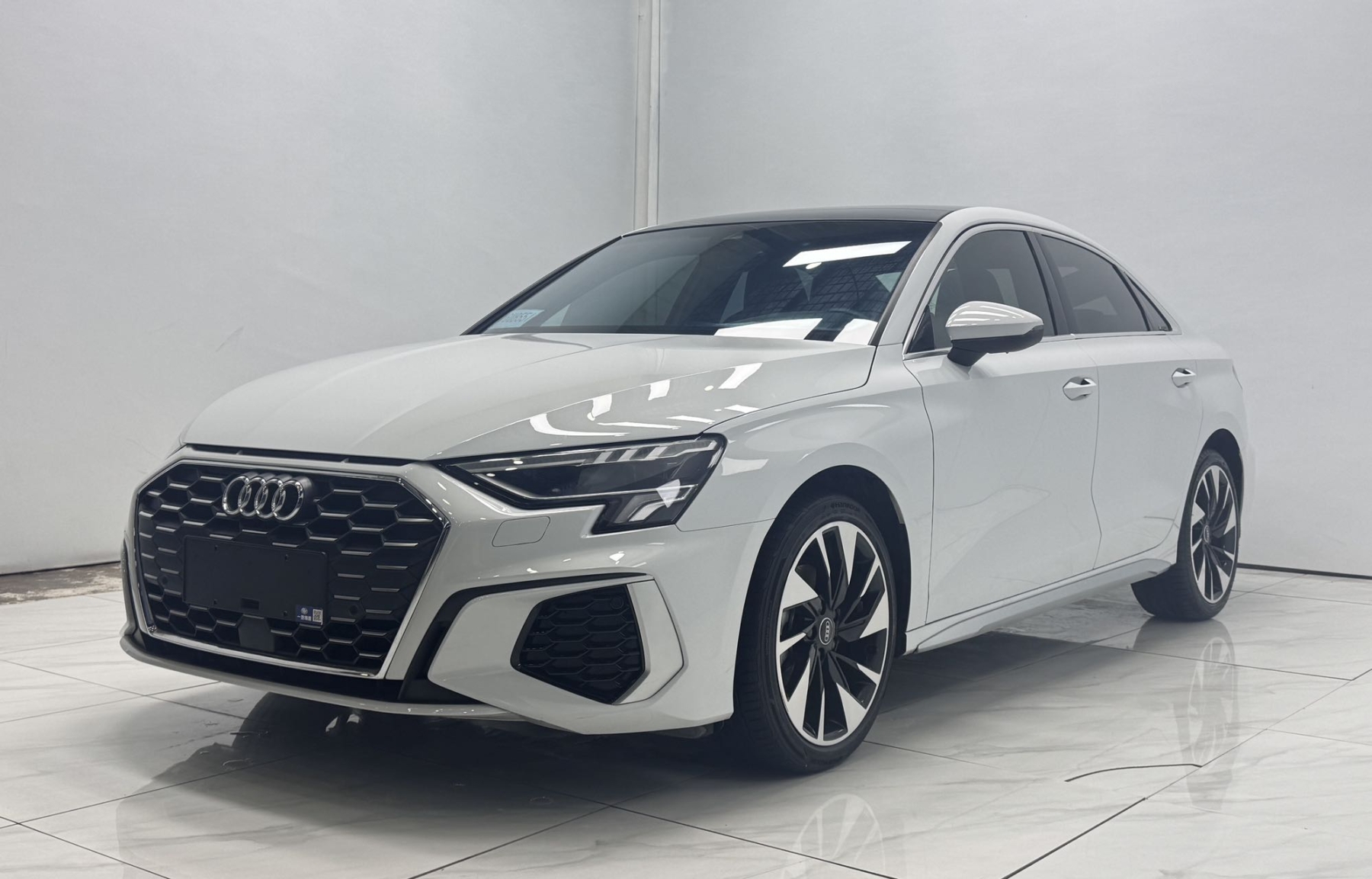 Audi A3 2022 модель A3L Limousine 35 TFSI Стильная спортивная версия