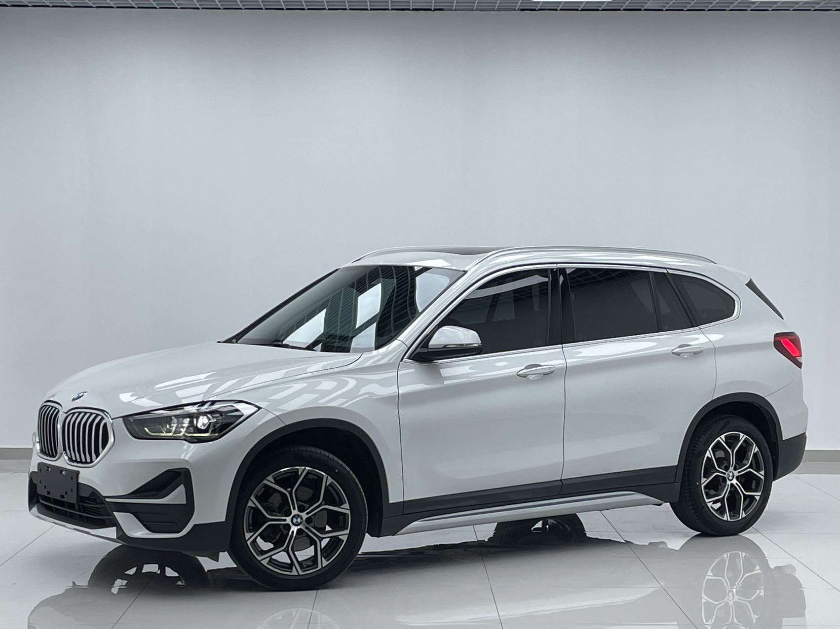 BMW X1 2022 года, sDrive20Li, комплектация «Модная»