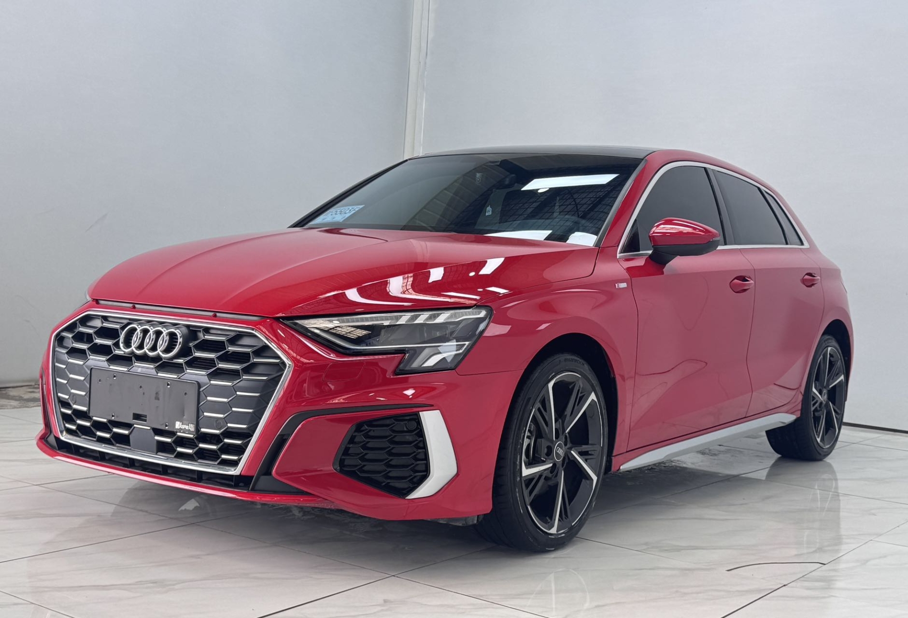Audi A3 2022 года, Sportback 35 TFSI, стильная спортивная версия