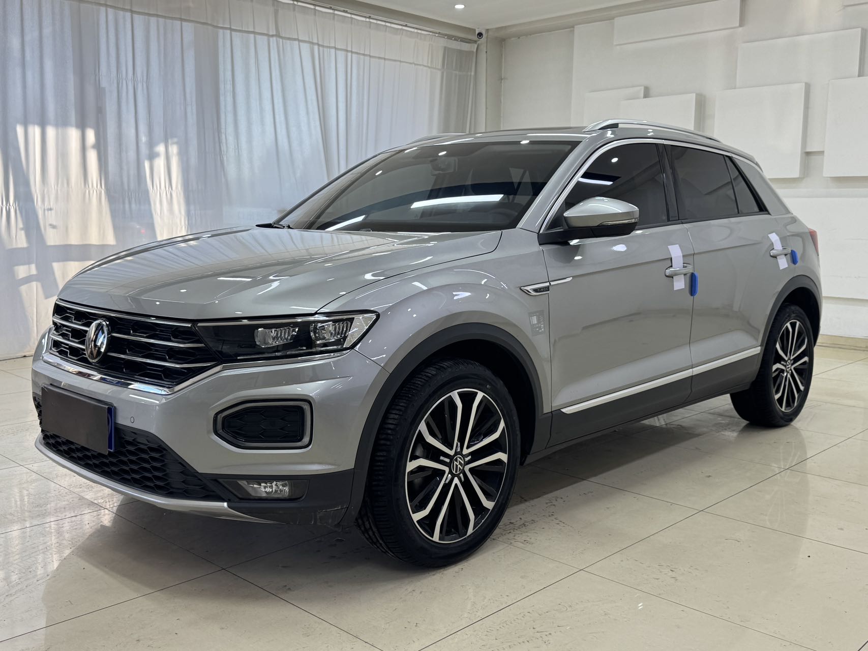Volkswagen T-ROC Tange 2022 модель 280TSI DSG передний привод Comfort PLUS