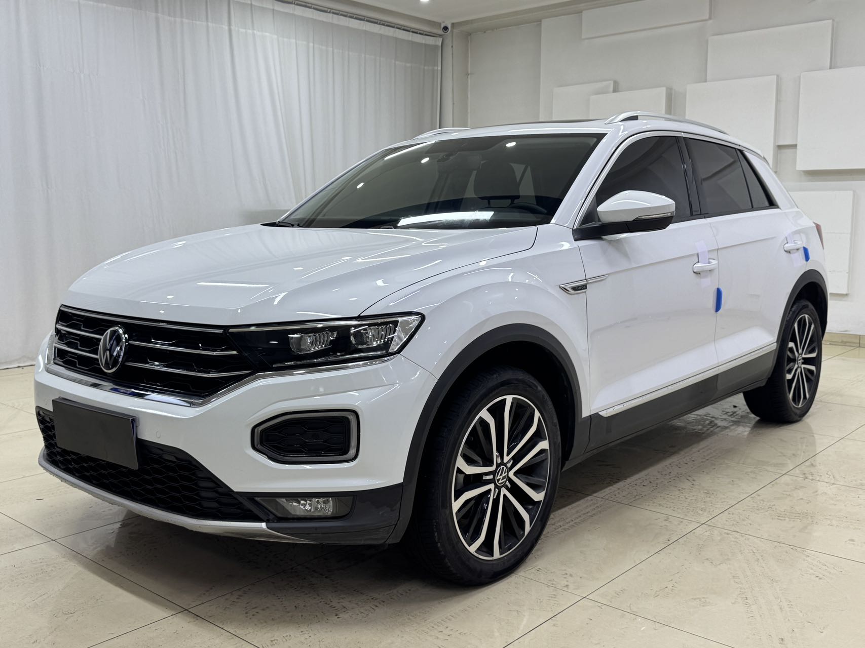 Volkswagen T-ROC Tange 2022 модель 280TSI DSG передний привод Comfort PLUS