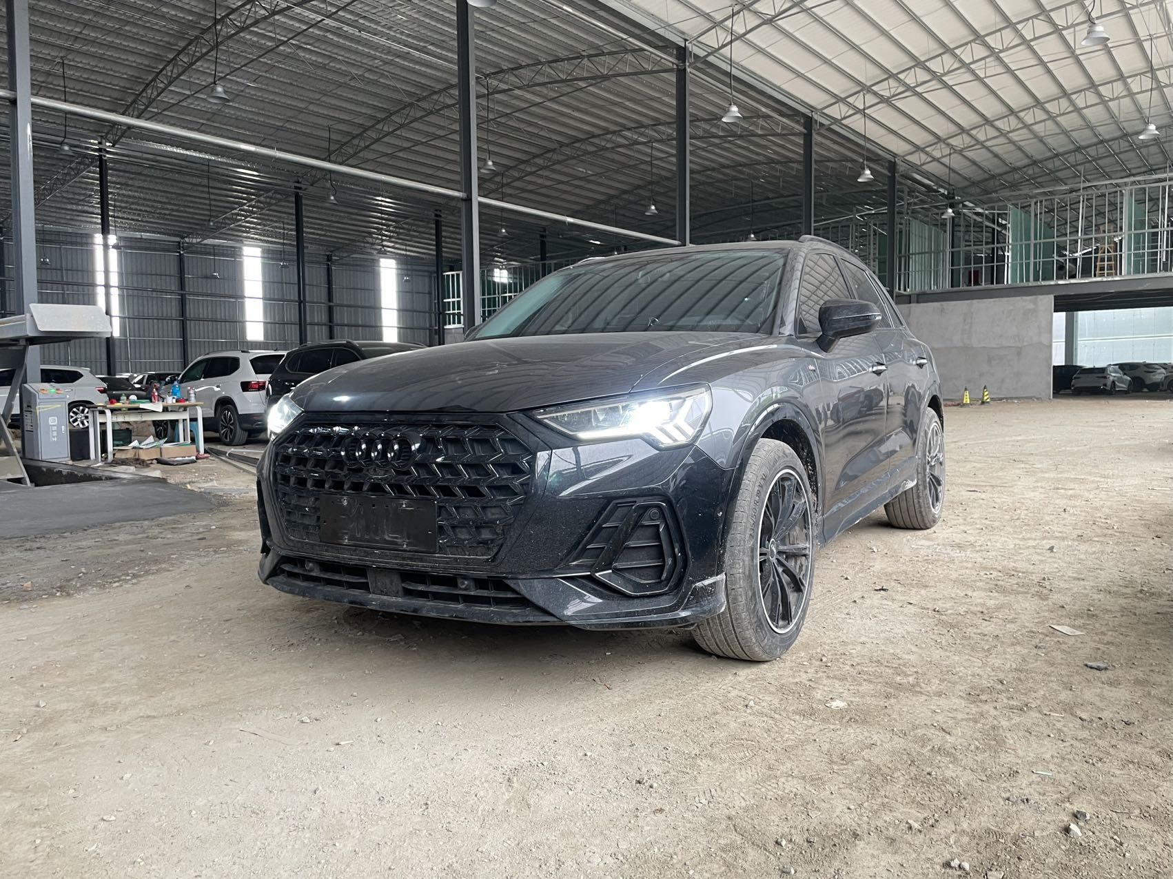 Audi Q3 2023 35 TFSI Модный и динамичный