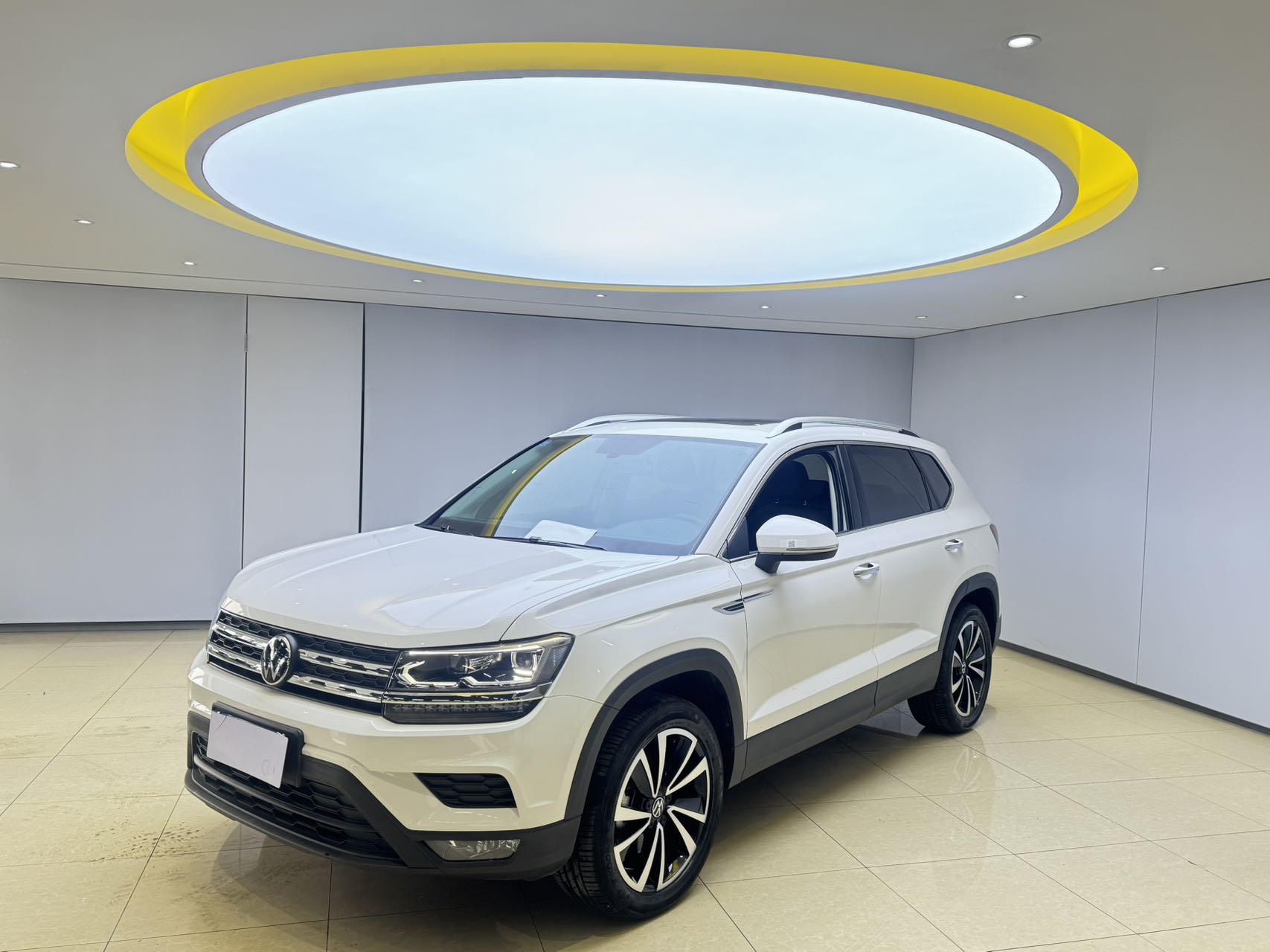 Volkswagen T-Roc 2021 года, версия 280TSI, полноприводная роскошная комплектация
