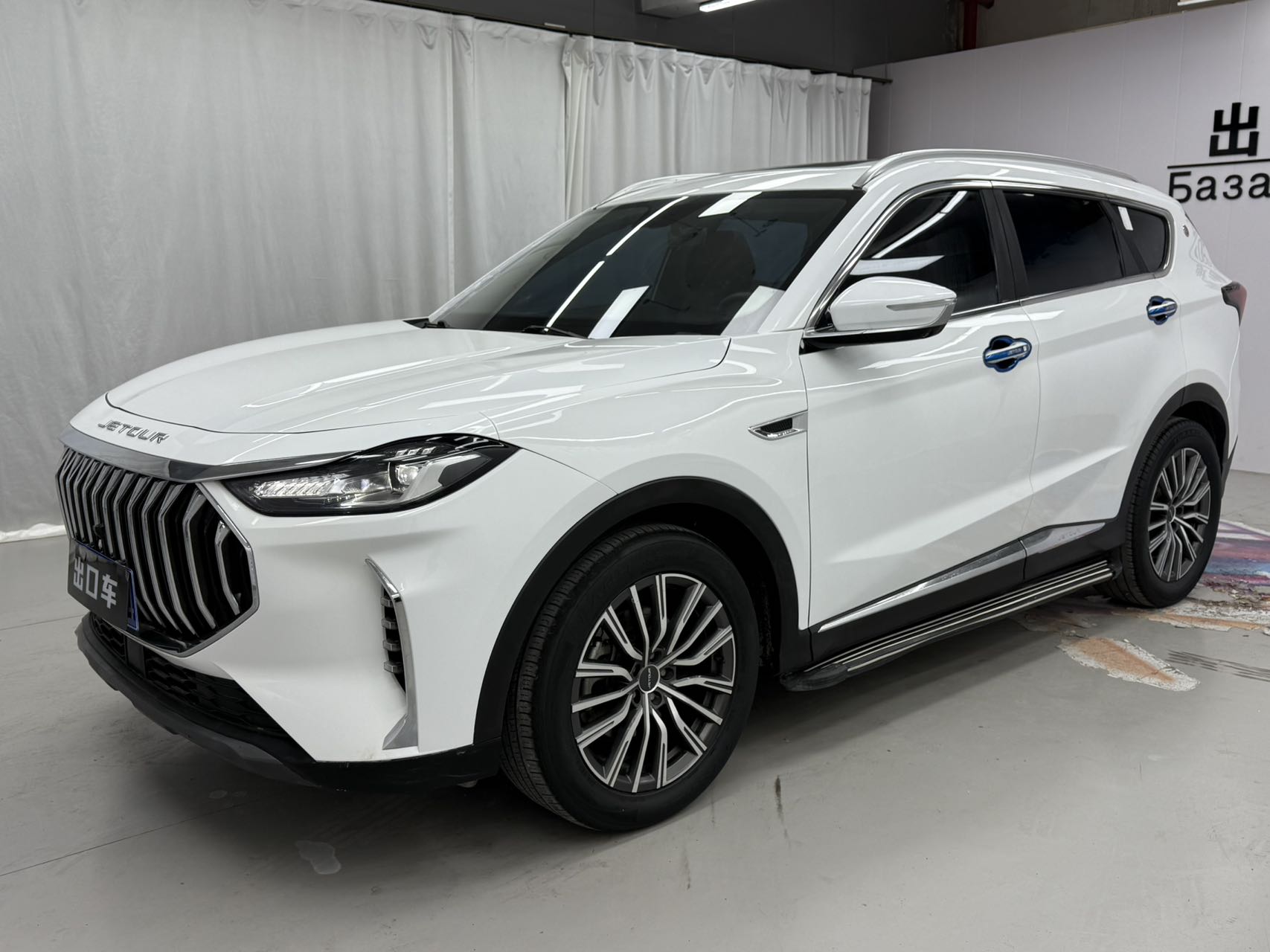 Jietu X70 2023 1.5T DCT Brave PLUS 7-местная версия