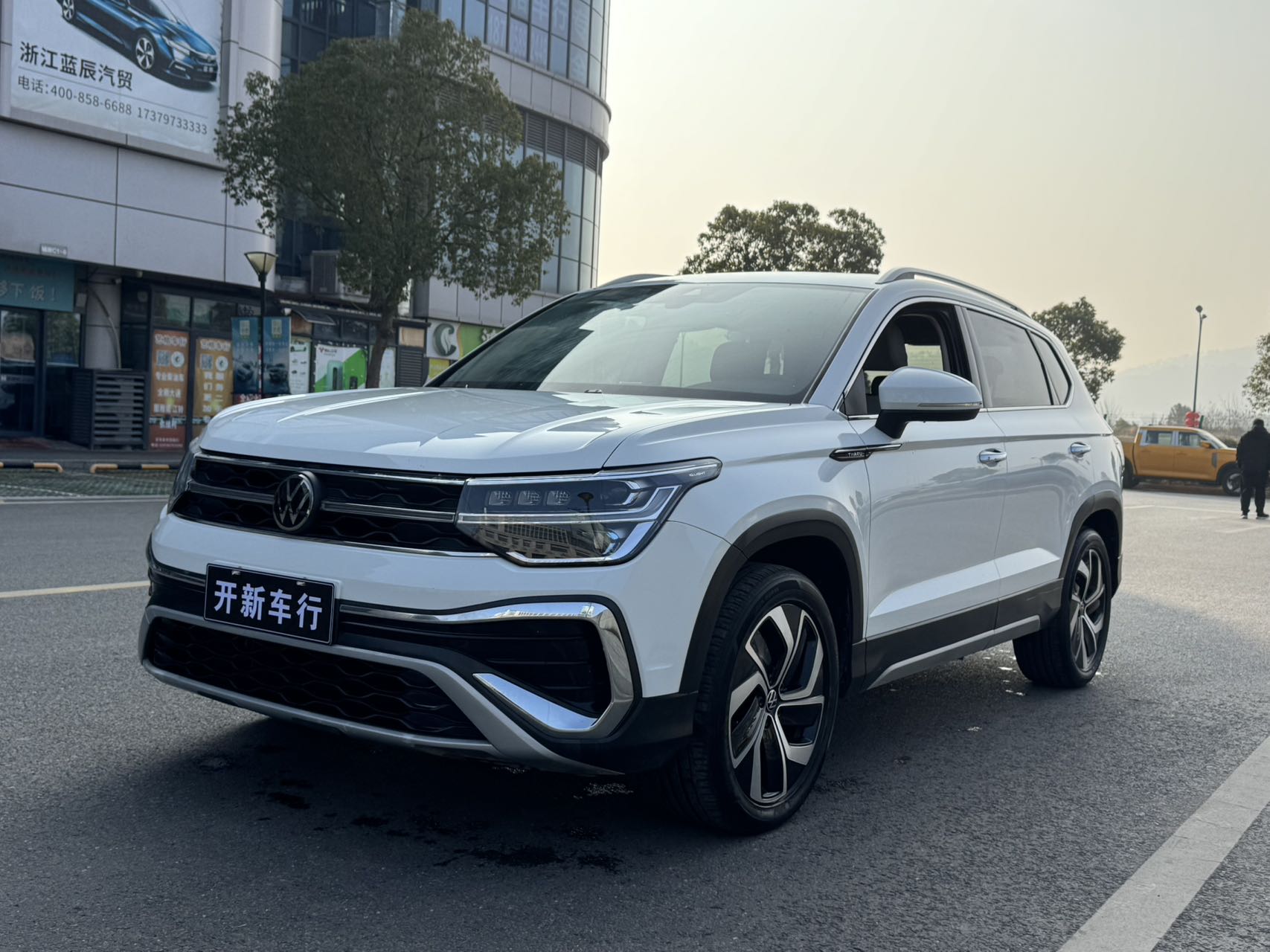 Volkswagen Tayron 2023, версия Full Moon, объем 1.5T