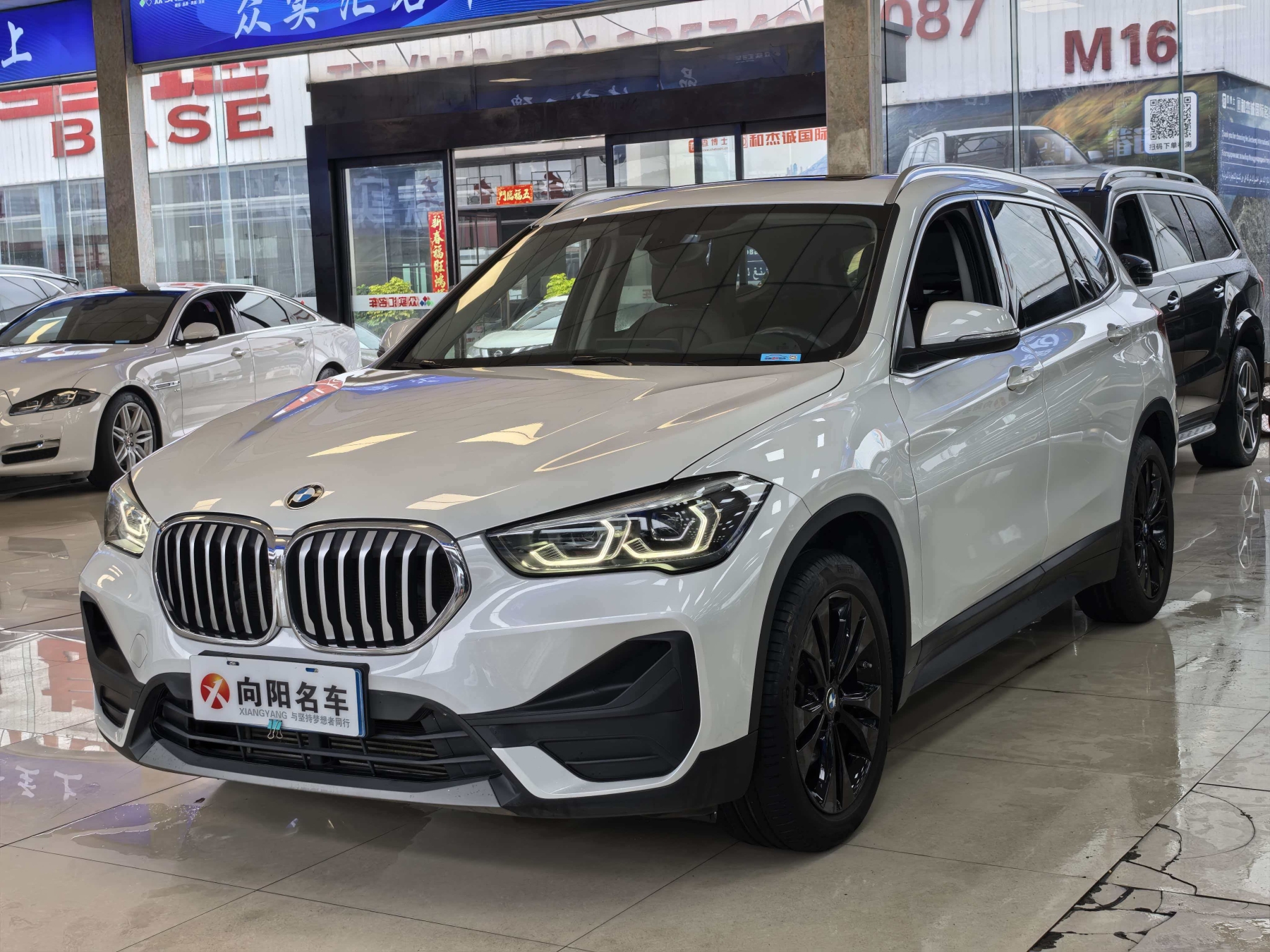 BMW X1 sDrive20Li 2021 года, обновленная модель, стильная версия