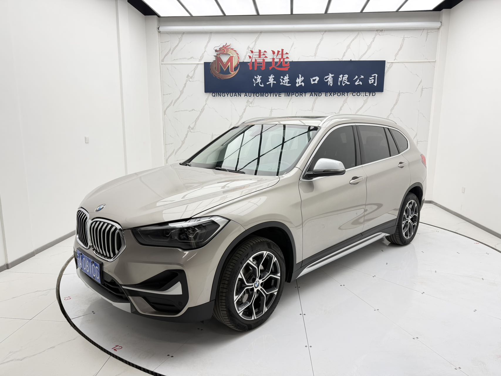 BMW X1 sDrive20Li премиум 2022 года