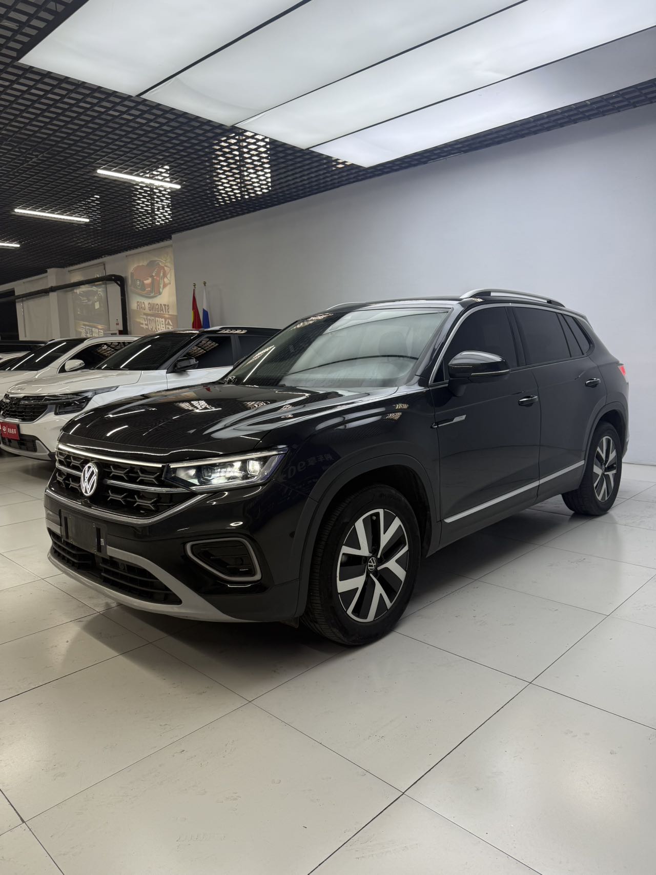 Volkswagen Tayron 2023 года, 280TSI, передний привод, версия Luxury Plus Advanced