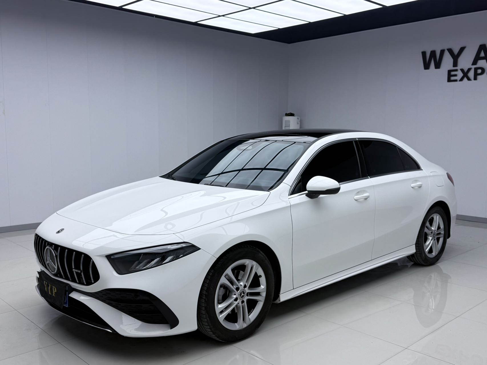 2023 модель A 180 L
