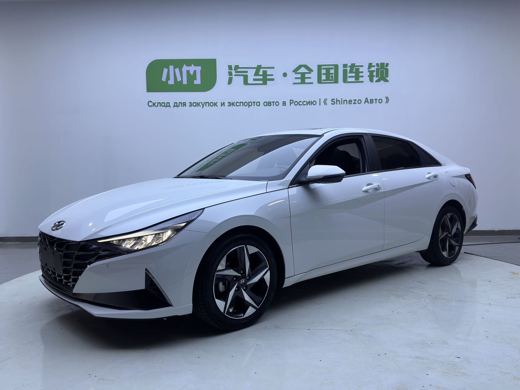 Hyundai Elantra 2022 1.5L CVT LUX Премиум версия, стандарт Евро VI