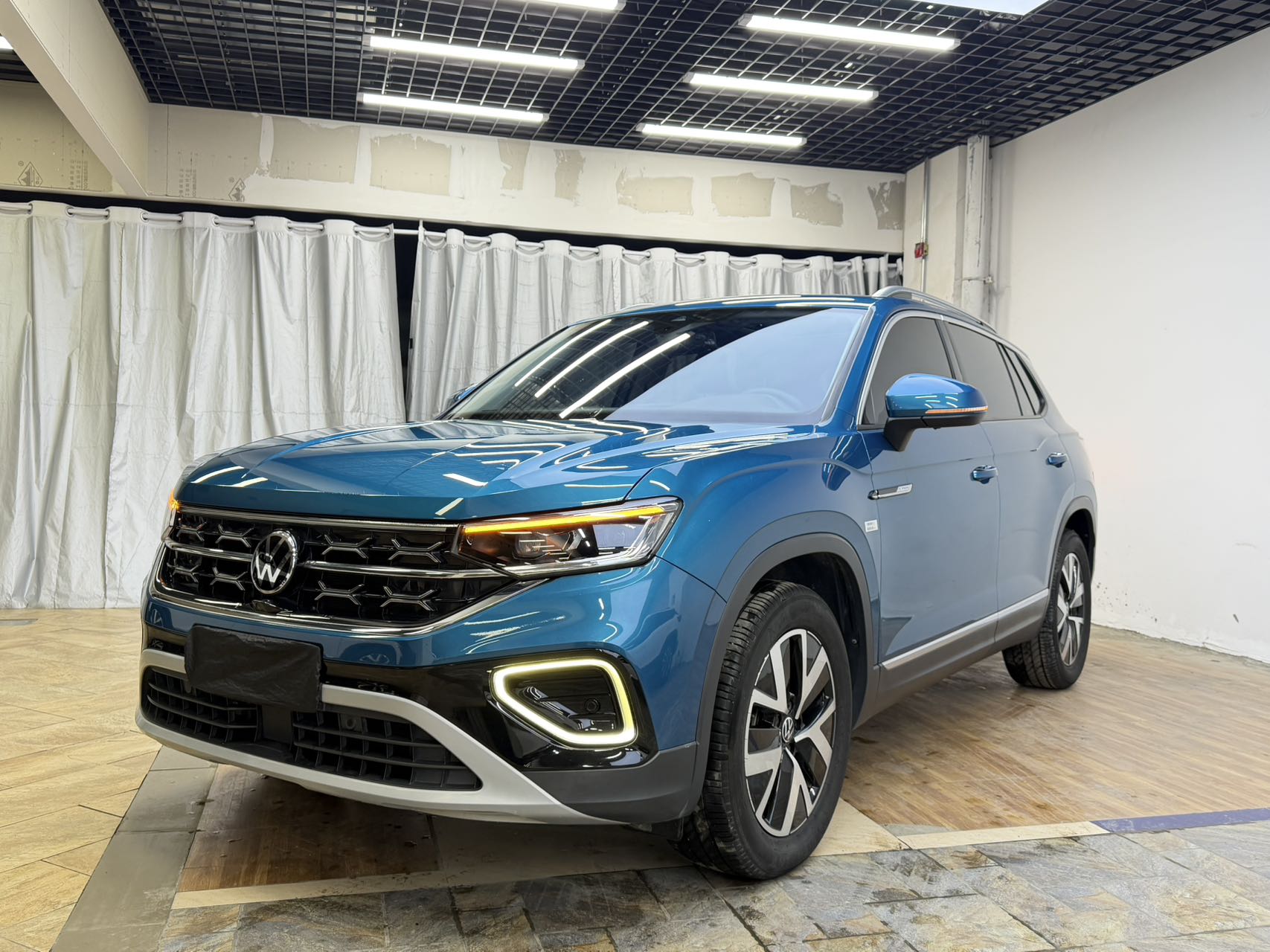 Volkswagen Tayron 2023 модель 280TSI переднеприводная роскошная Plus усовершенствованная версия