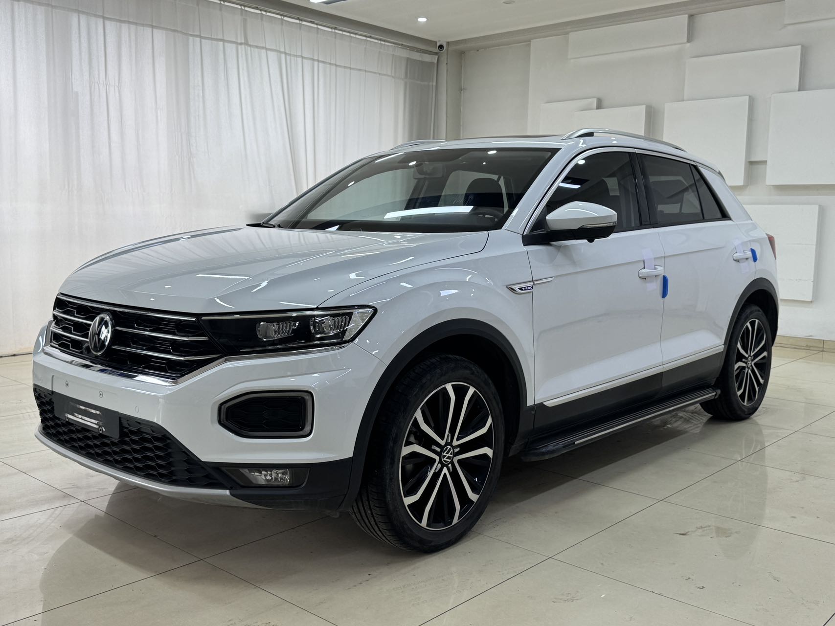 Volkswagen T-ROC Tange 2022 модель 280TSI DSG передний привод Comfort PLUS