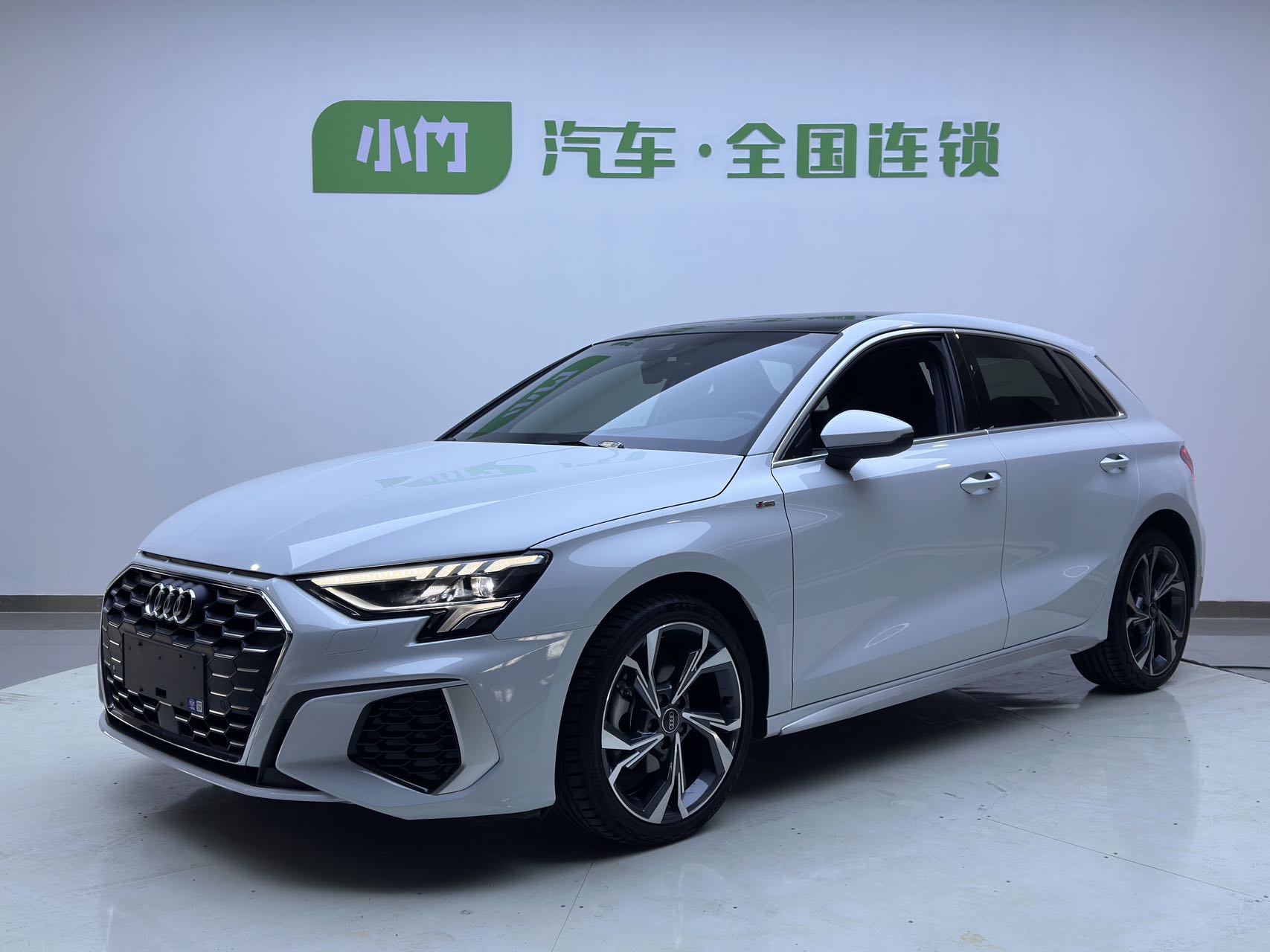 Audi A3 2022 года, Sportback 35 TFSI, стильная спортивная версия