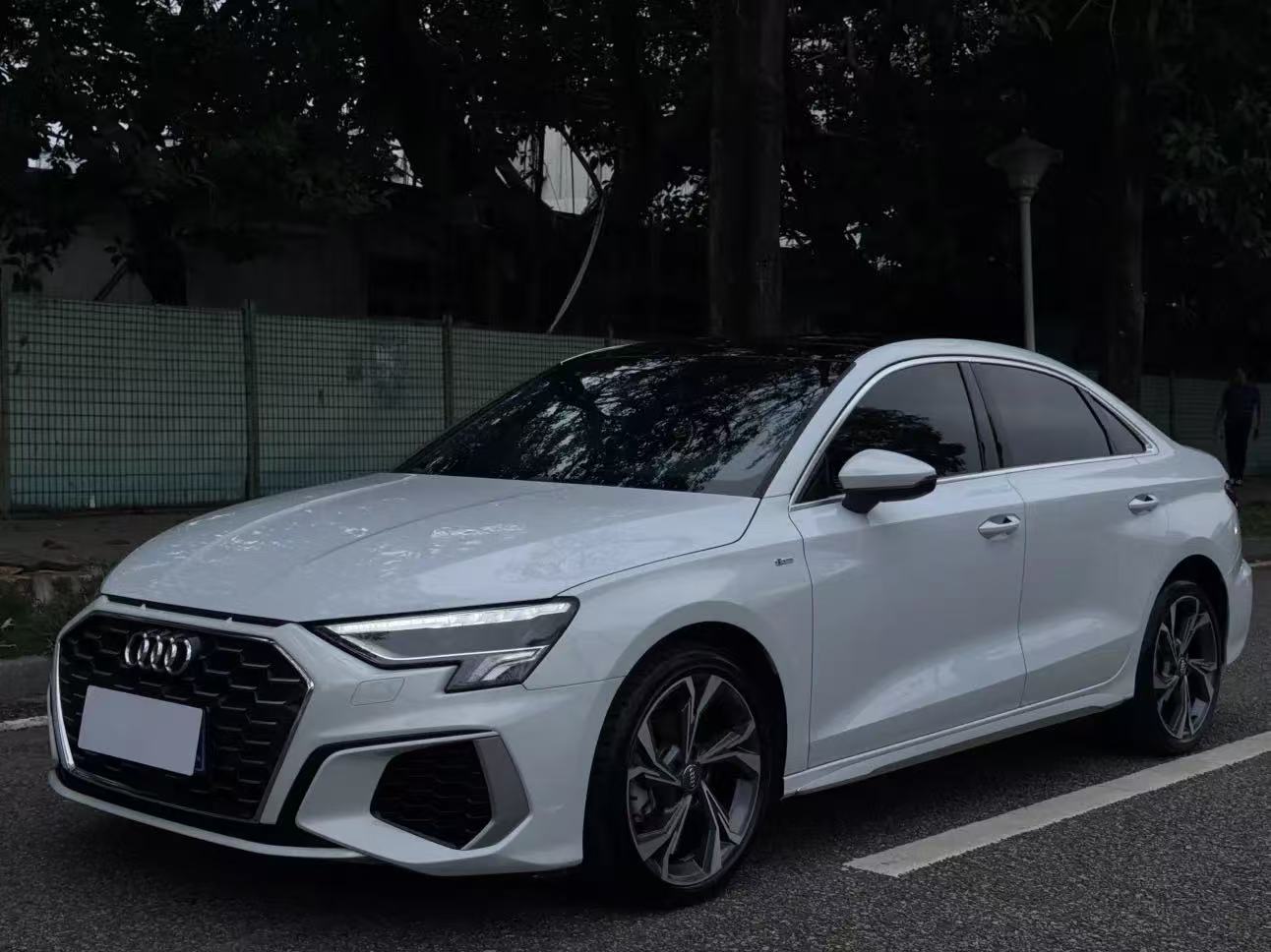 2022 модель Audi A3 A3L Limousine 35 TFSI Роскошная спортивная версия