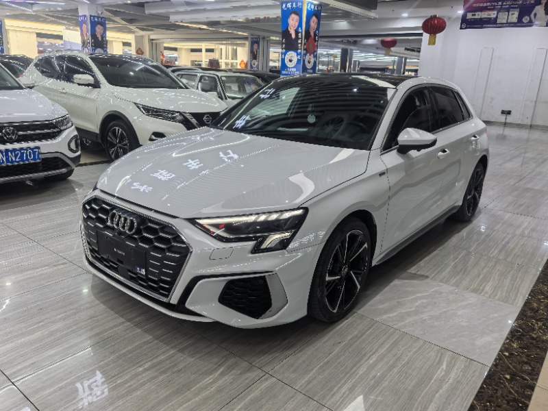 Audi A3 Sportback 35 TFSI 2022 года, стильная спортивная версия