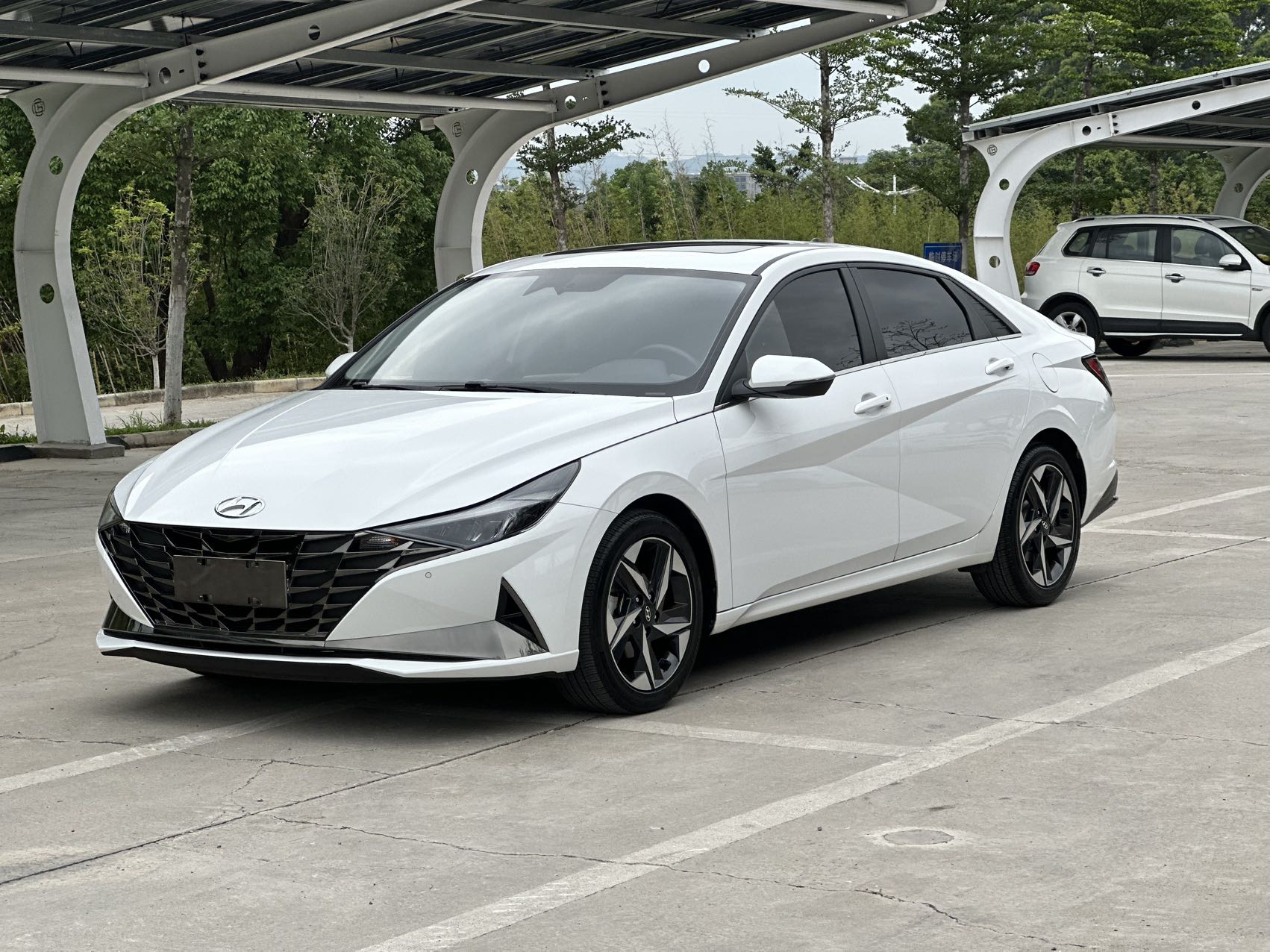Elantra 2021 года, версия 1.5L CVT LUX Premium