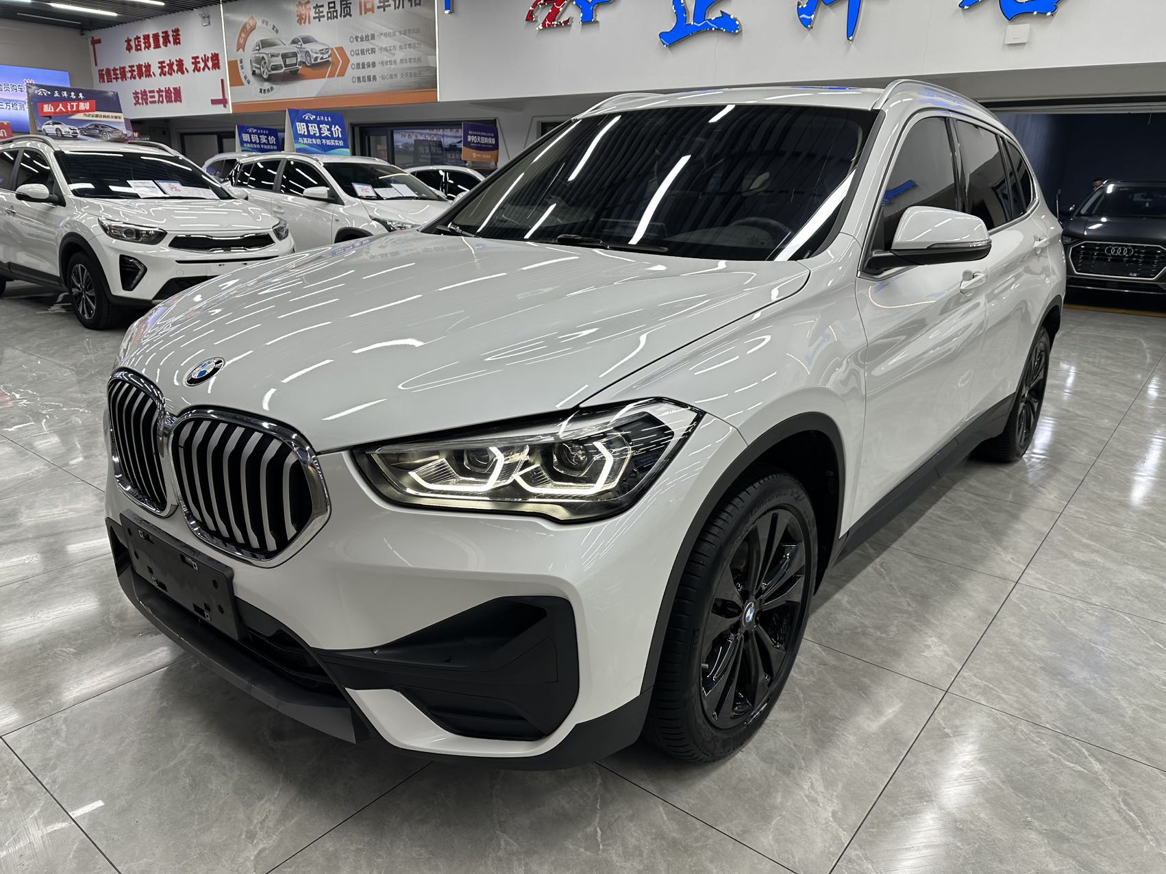 Модель 2021 года BMW X1 sDrive20i модификация Fashion