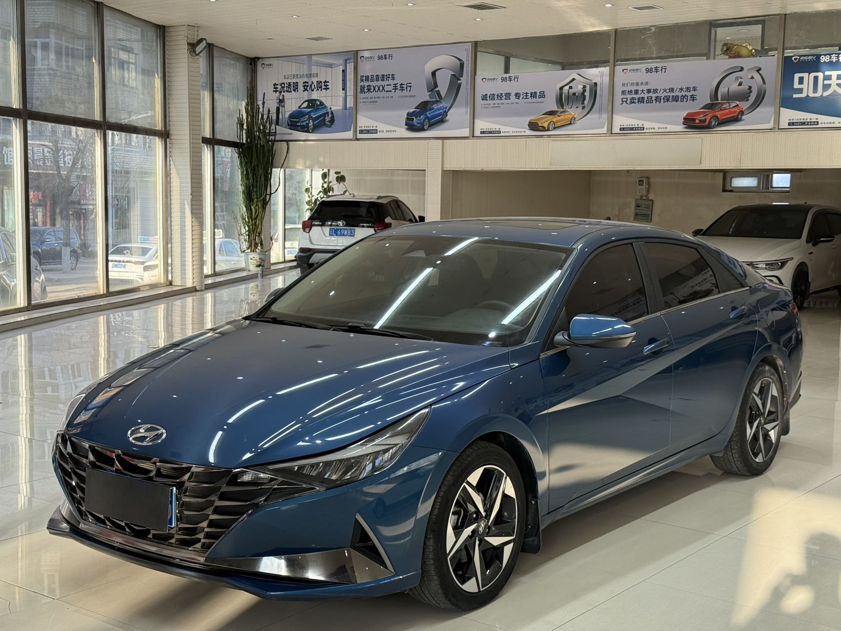 Hyundai Elantra 2022 года 1.5L CVT LUX престижная версия