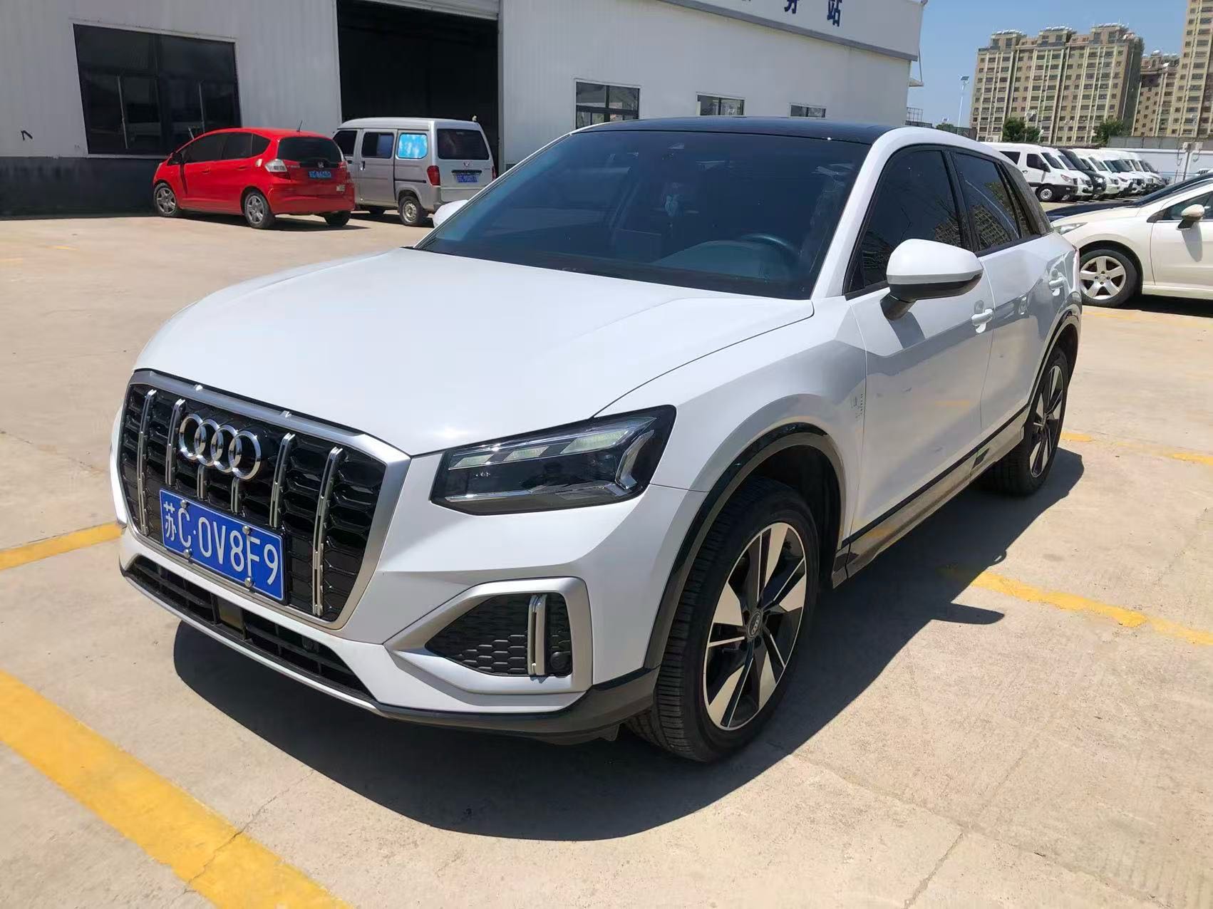 Audi Q2L (611228) 2022 35 TFSI модный и элегантный стиль National VI