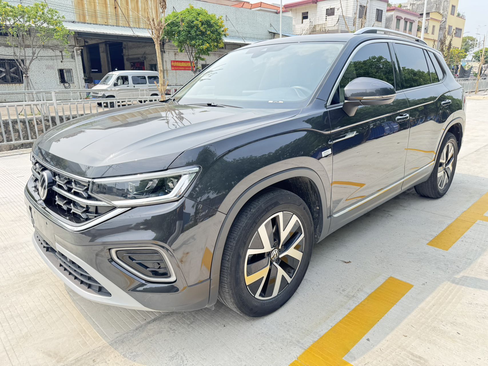 Volkswagen Tayron 2023, версия 280TSI, передний привод, роскошная версия Plus  