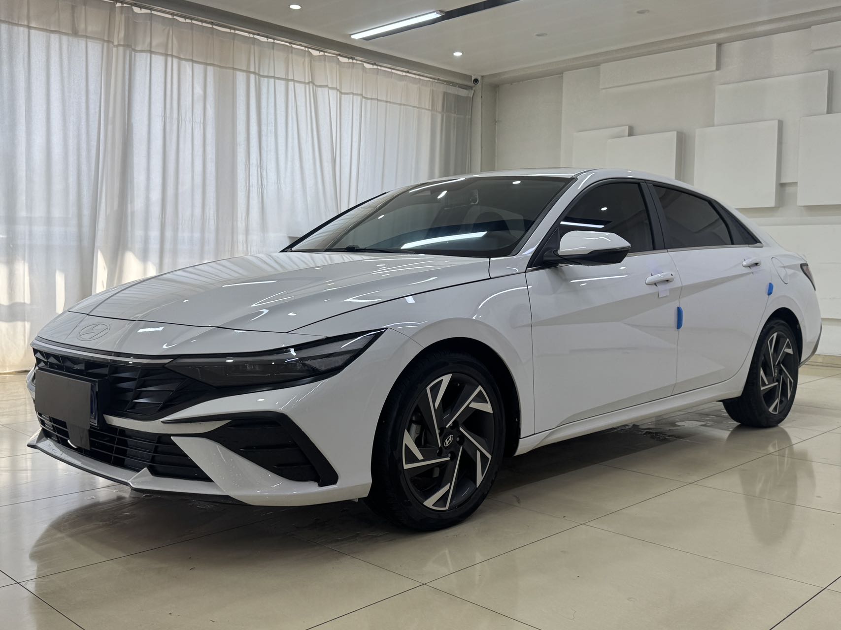 Hyundai Elantra 2023 года, 1.5L, CVT, версия LUX Premium