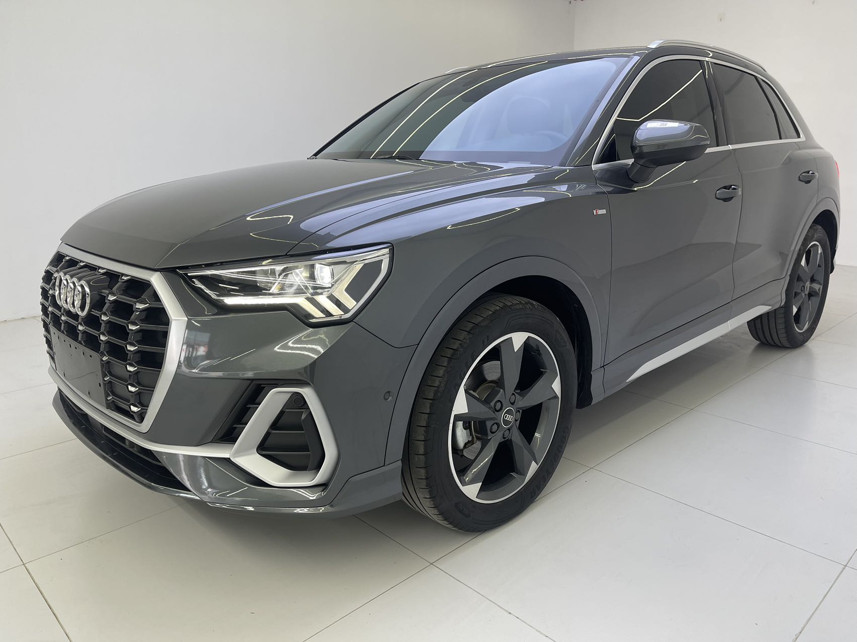 Audi Q3 2022 35 TFSI стильная и динамичная модель