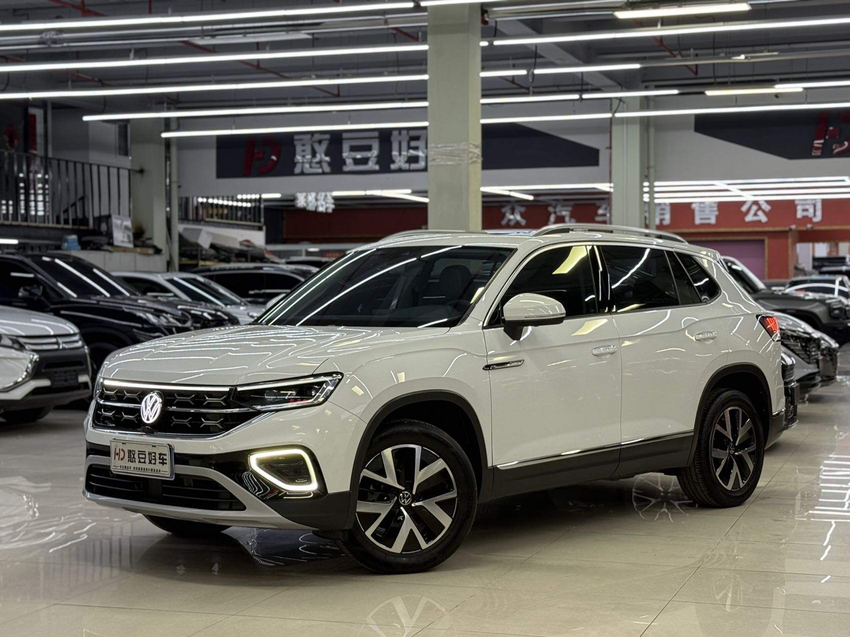 Volkswagen Tayron 2023 года, 280TSI, передний привод, версия Luxury Plus Advanced