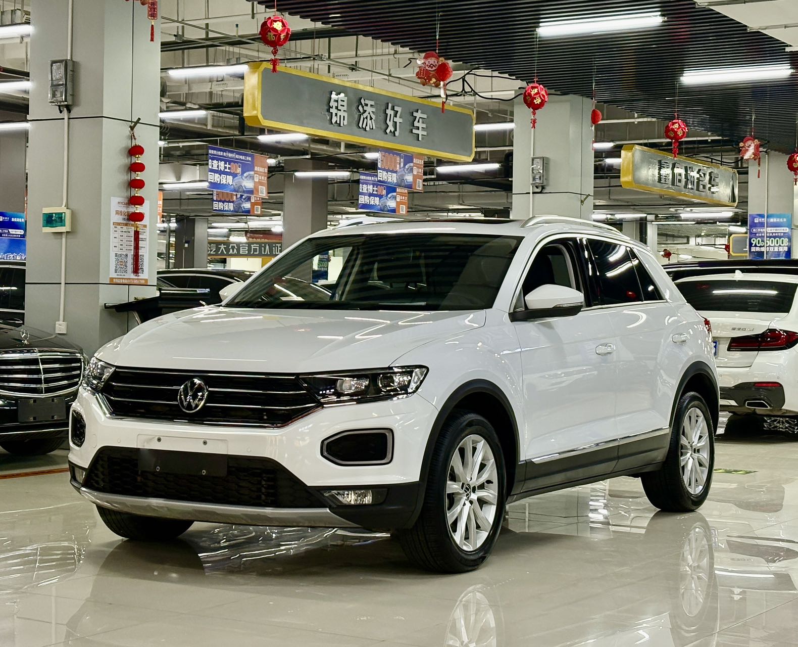 Volkswagen T-ROC 280 TSI, версия "Elite", задний привод.