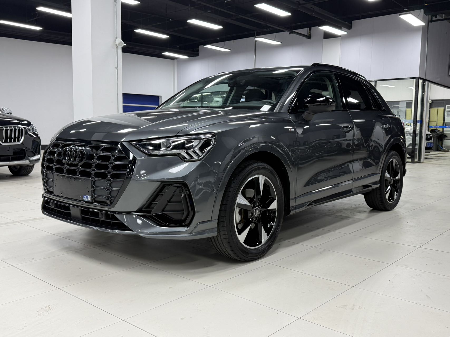 Audi Q3 2021 35TFSI модная и динамичная модель