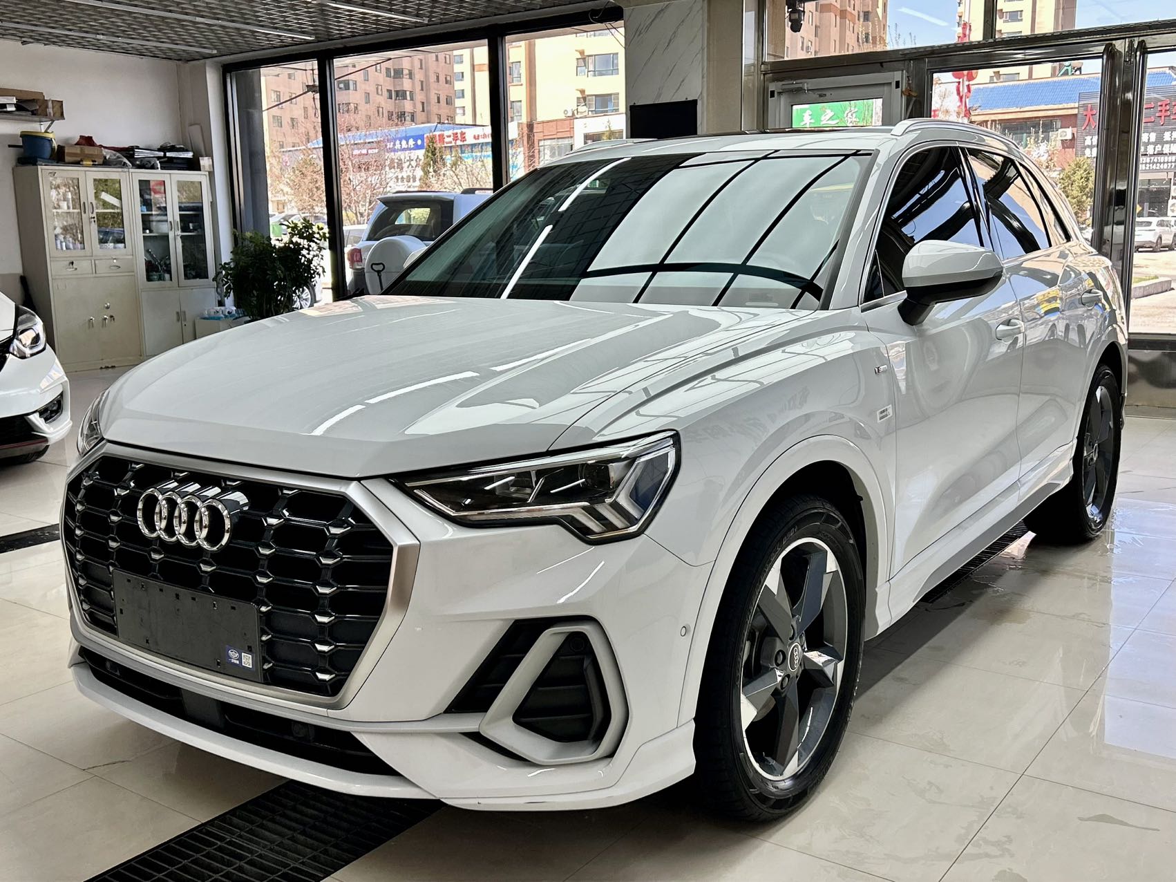 Audi Q3 2023 года, модификация 35 TFSI, стильная динамичная версия