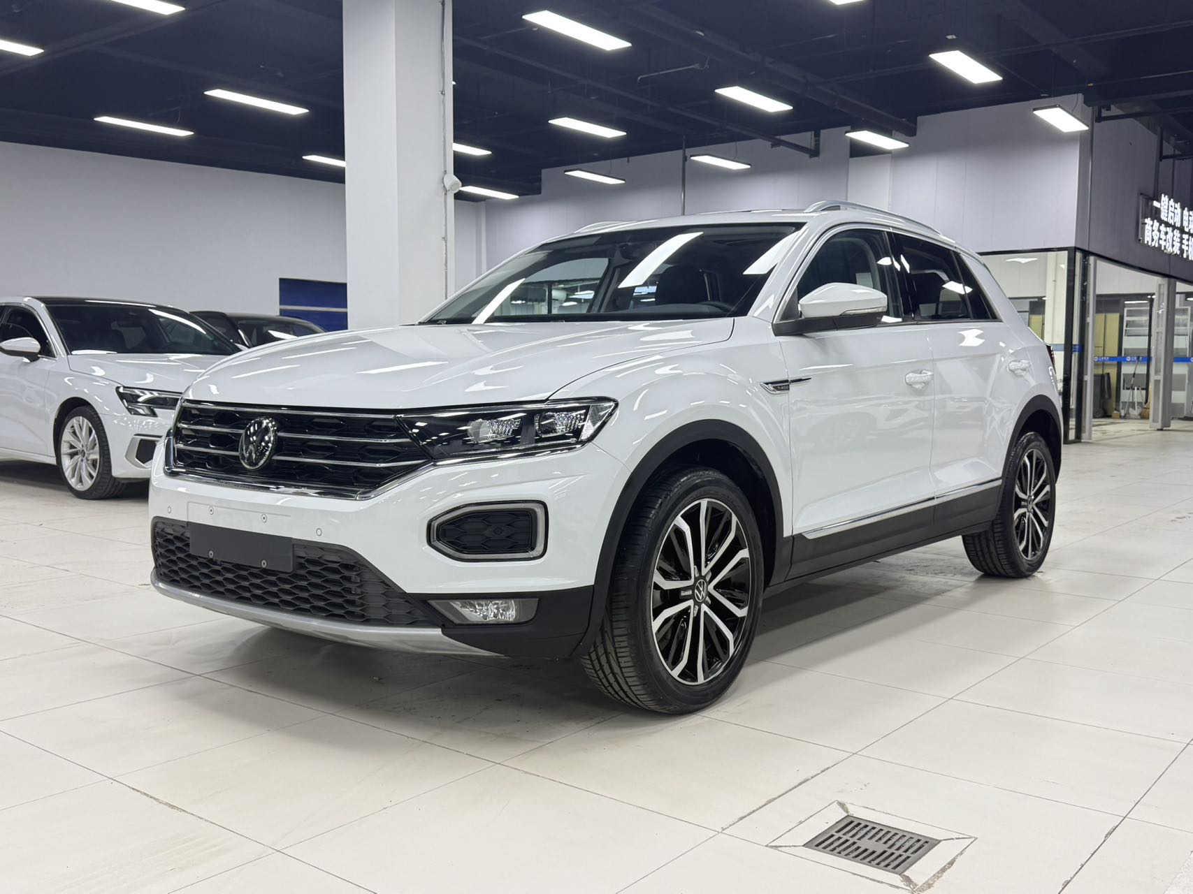 Tаnge 2022 года 280TSI DSG двухколёсный привод Comfort PLUS