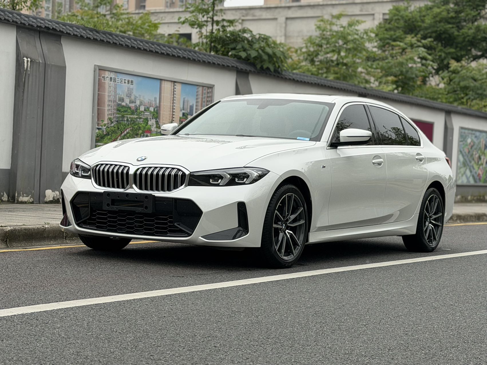 BMW 3 серии, 2023 года выпуска, 320Li, комплектация M Sport, двигатель 2.0T