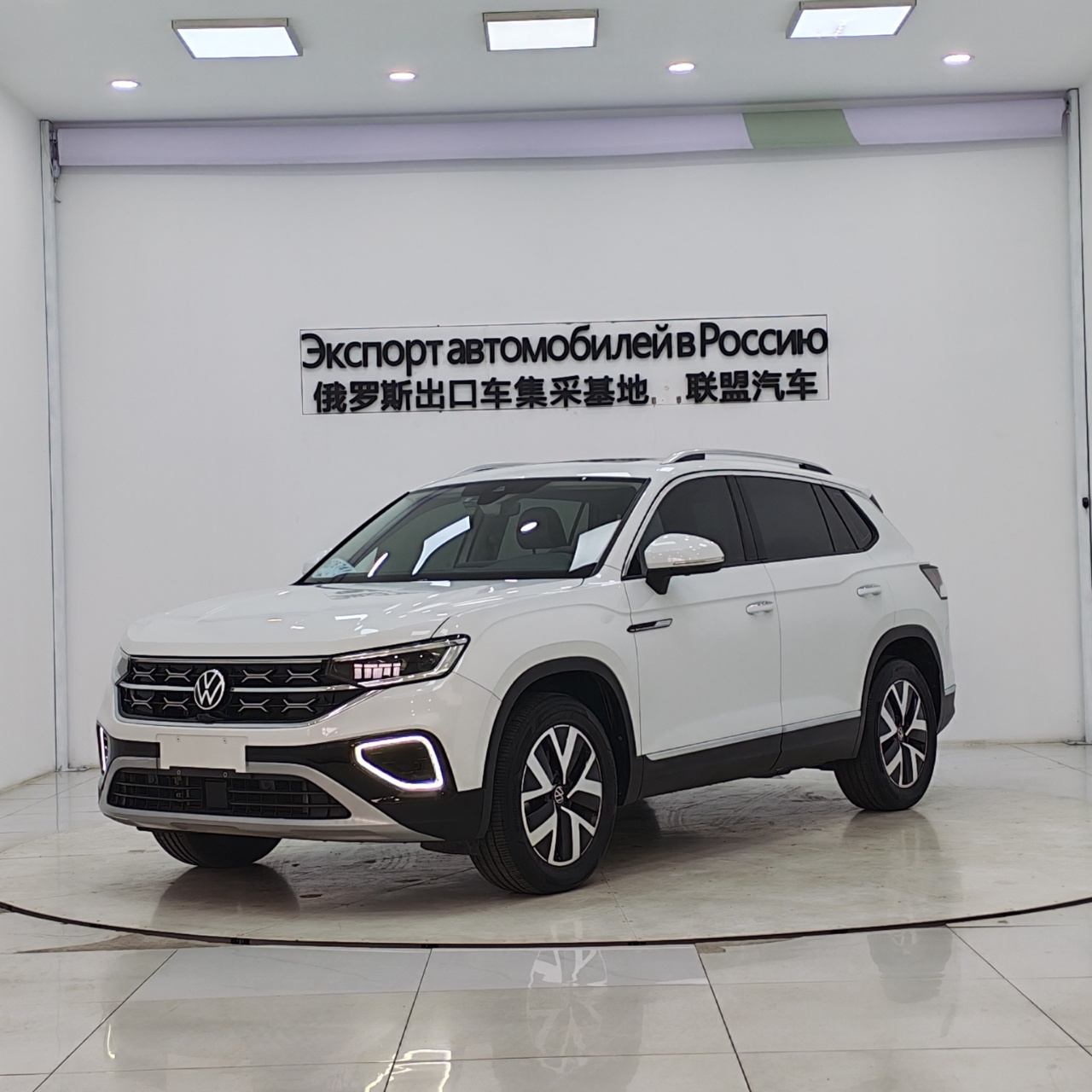 Volkswagen Tayron 2023 280TSI 2WD Luxury PLUS Advanced Edition.