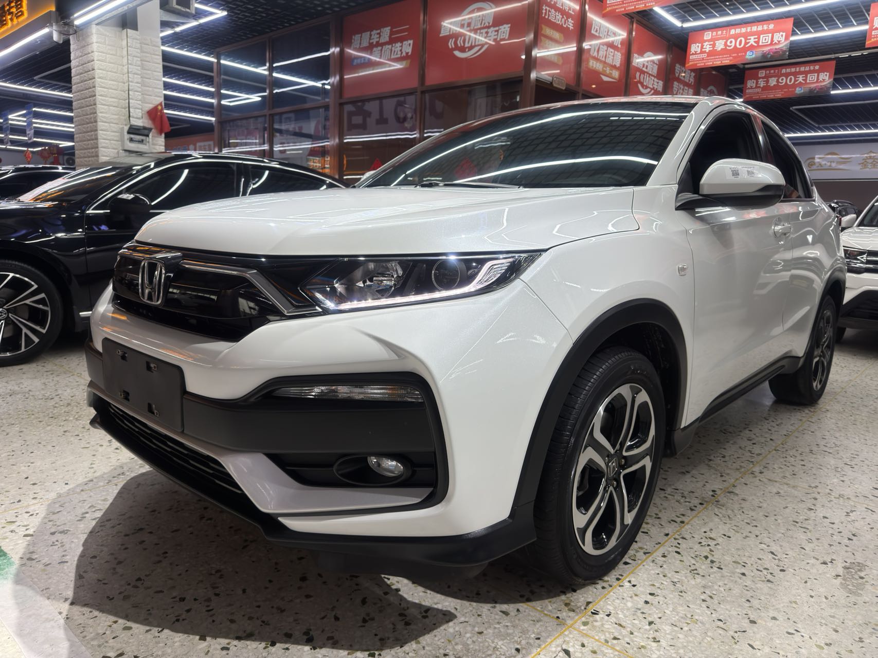 Honda XR-V 2022 версия 1.5L CVT черная обсидиевая